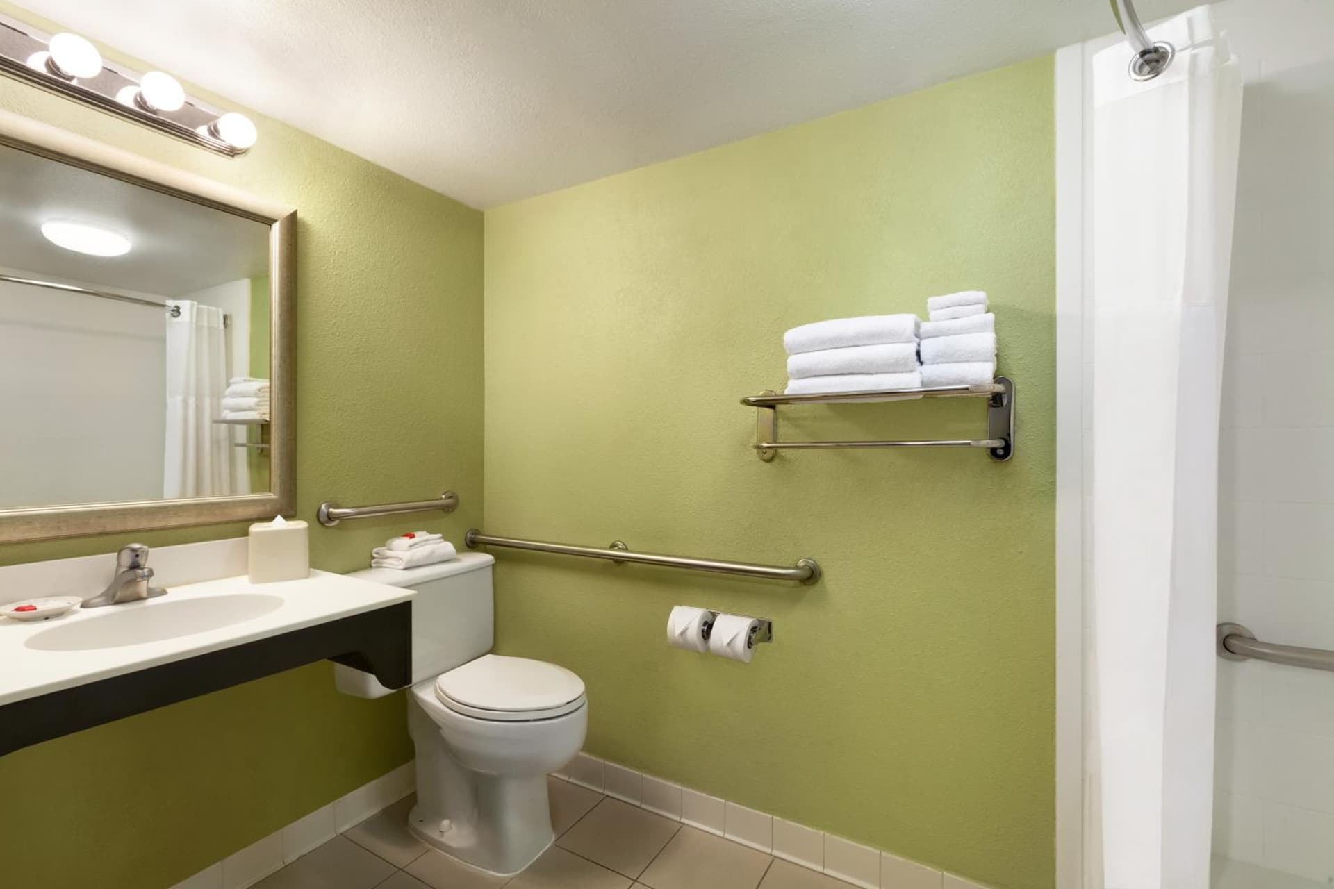 Days Inn by Wyndham Baltimore Inner Harbor gallery photo in Baltimore, MD — image 39