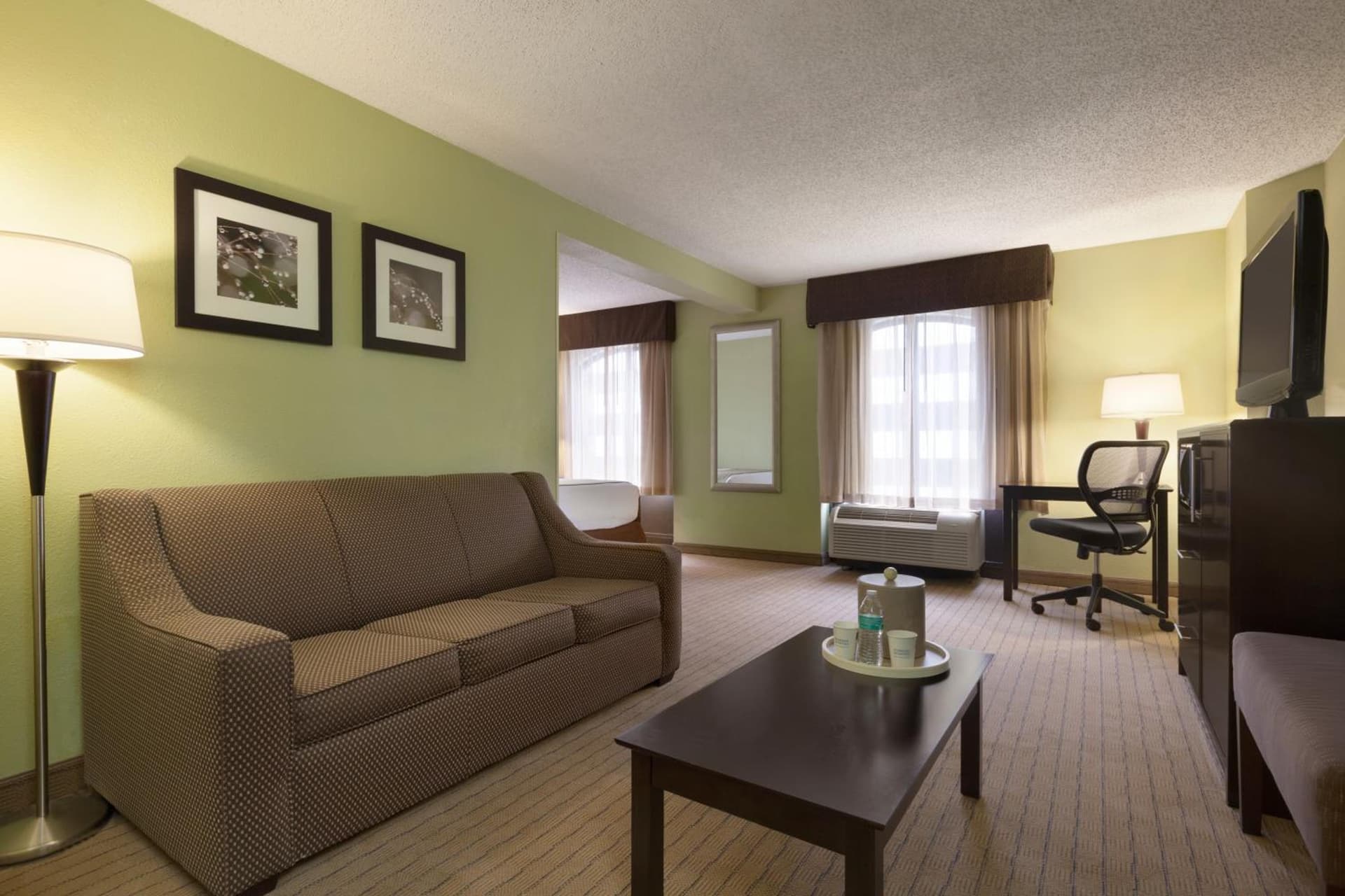 Days Inn by Wyndham Baltimore Inner Harbor gallery photo in Baltimore, MD — image 28