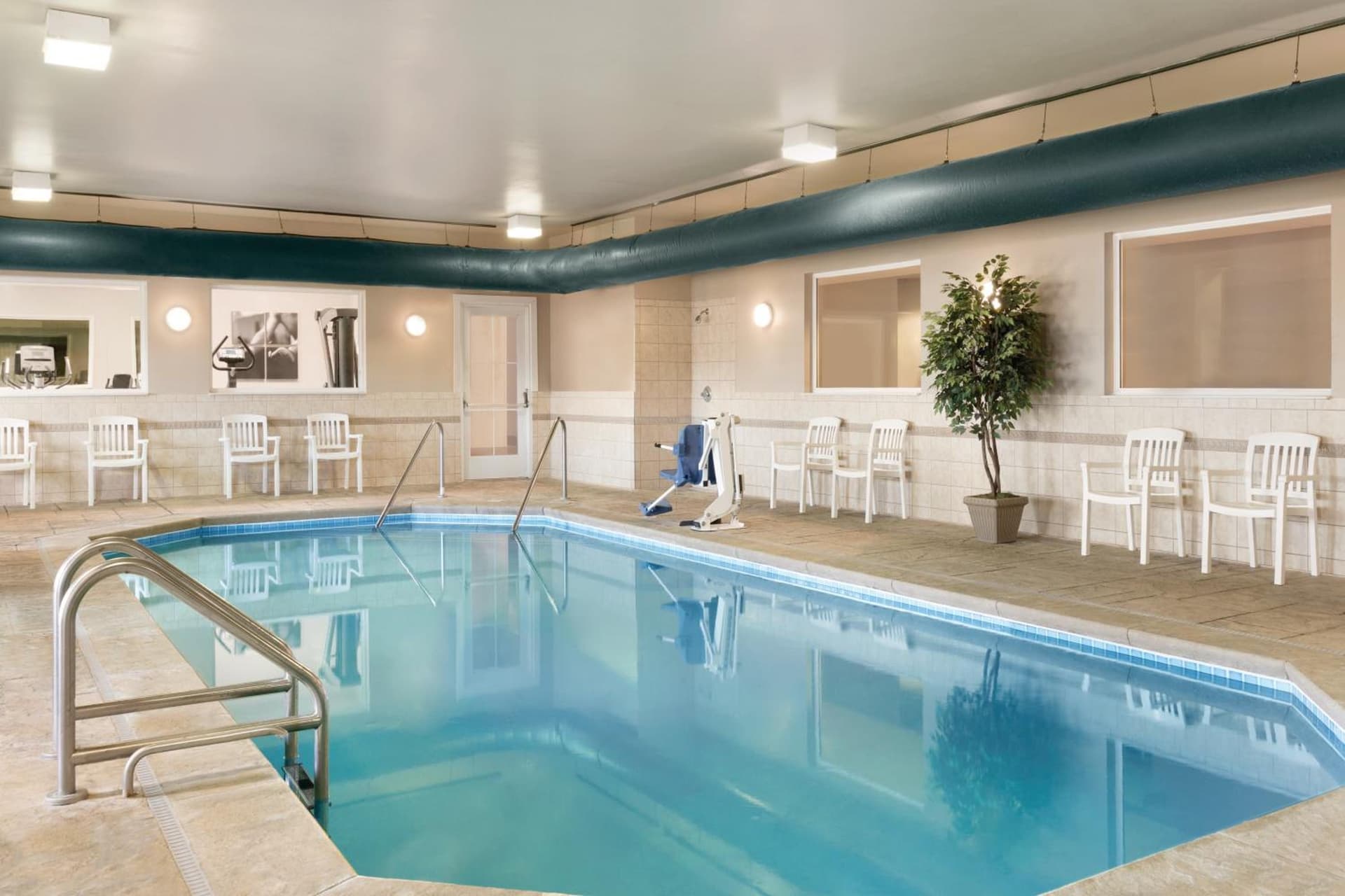 Country Inn & Suites by Radisson, Indianapolis Airport South, IN gallery photo in Indianapolis, IN — image 10