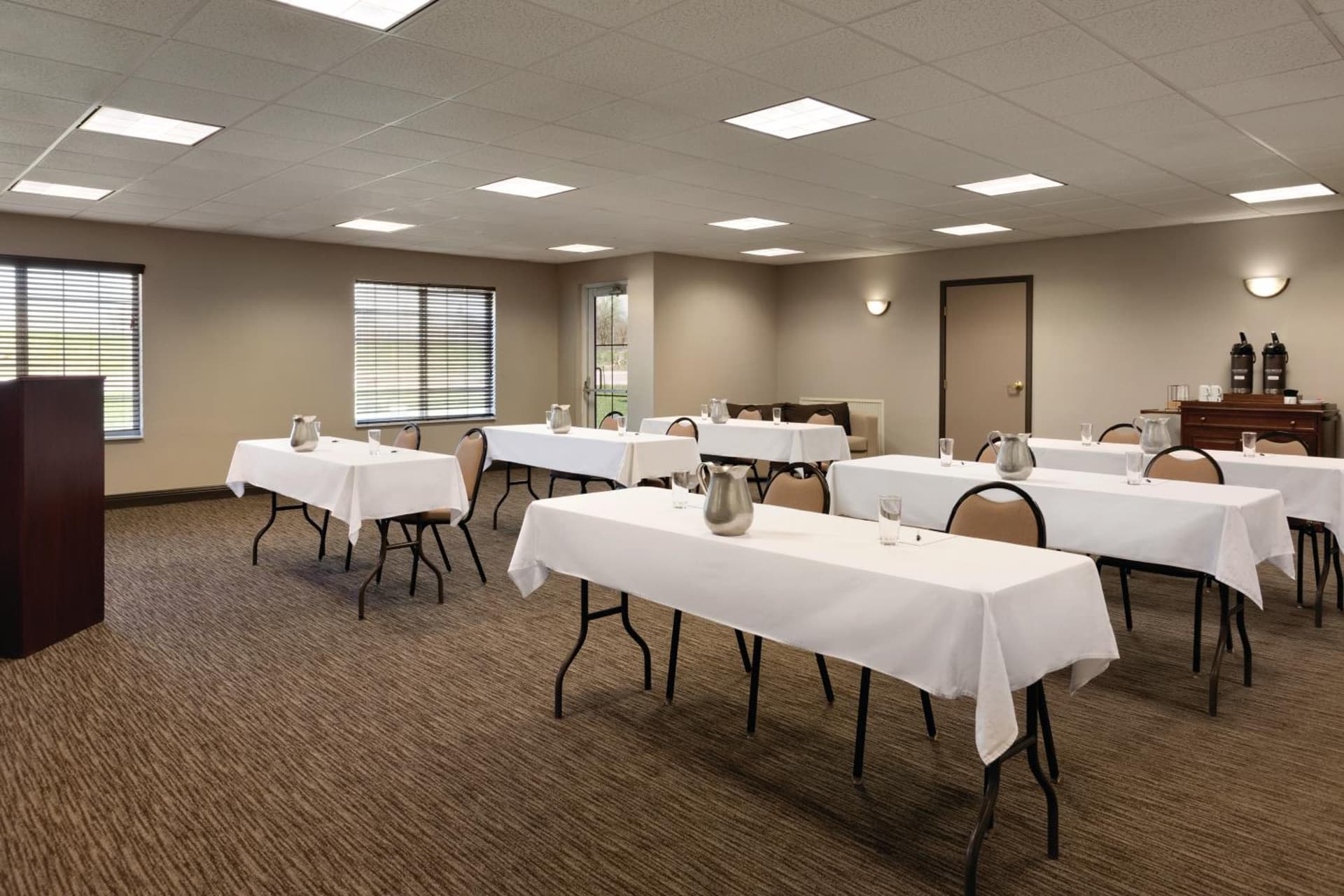 Country Inn & Suites by Radisson, Indianapolis Airport South, IN gallery photo in Indianapolis, IN — image 9