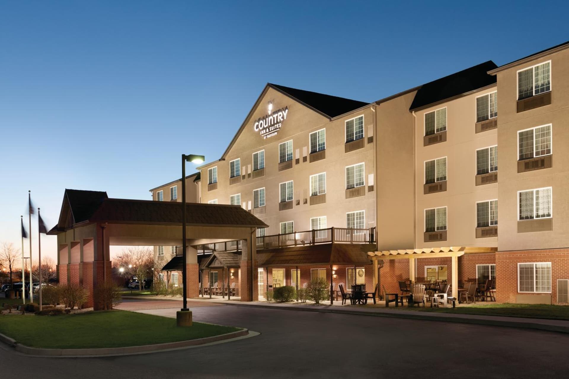 Country Inn & Suites by Radisson, Indianapolis Airport South, IN gallery photo in Indianapolis, IN — image 4