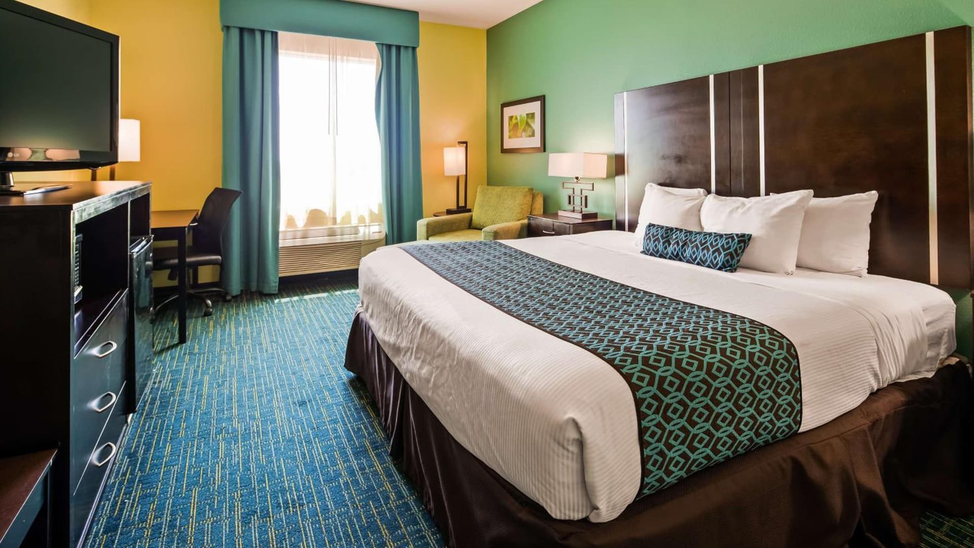 Best Western Plus Carrizo Springs Inn & Suites interior in Carrizo Springs, TX — gallery photo 2