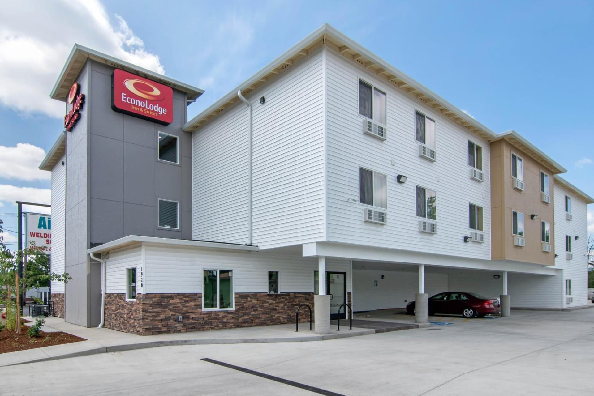 Econo Lodge Inn & Suites Springfield Main Street featured exterior or lobby in Springfield, OR — similar hotel