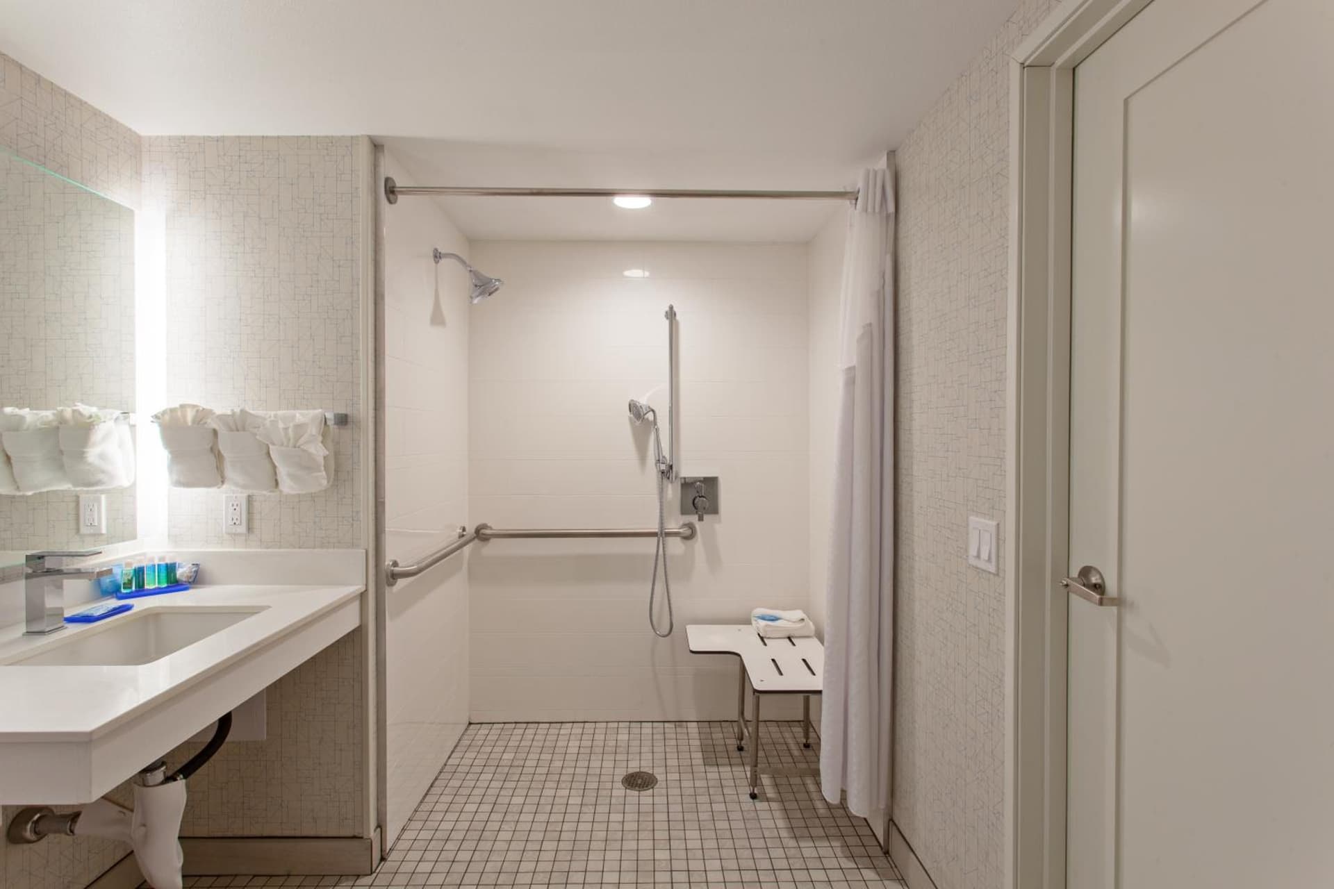 Holiday Inn Express & Suites Pasadena - Los Angeles by IHG gallery photo in Pasadena, CA — image 69