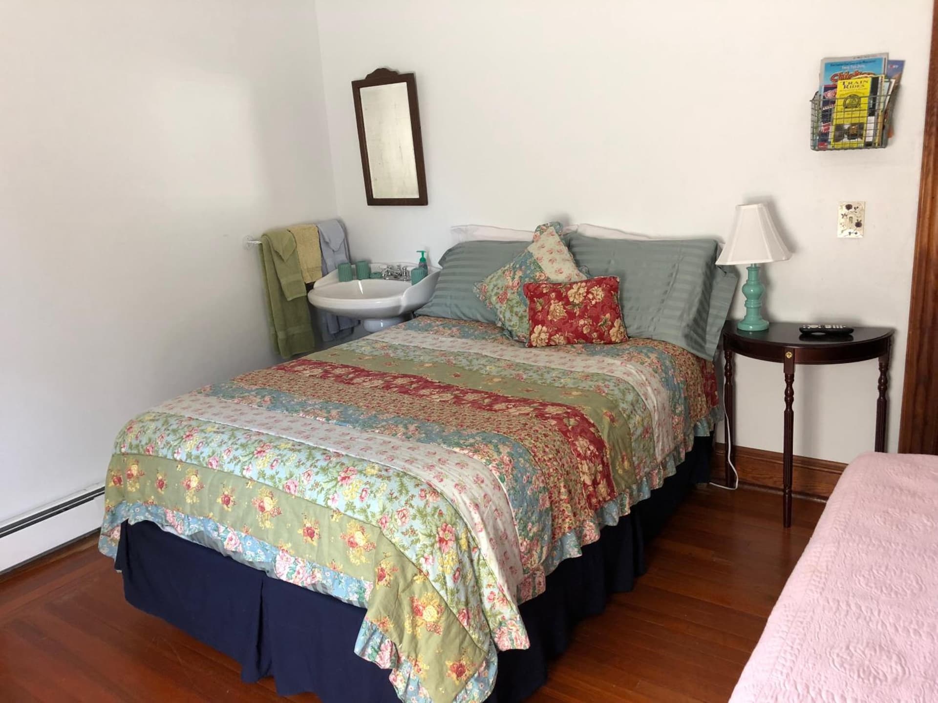 Antique Rose Inn Windham gallery photo in Windham — image 35