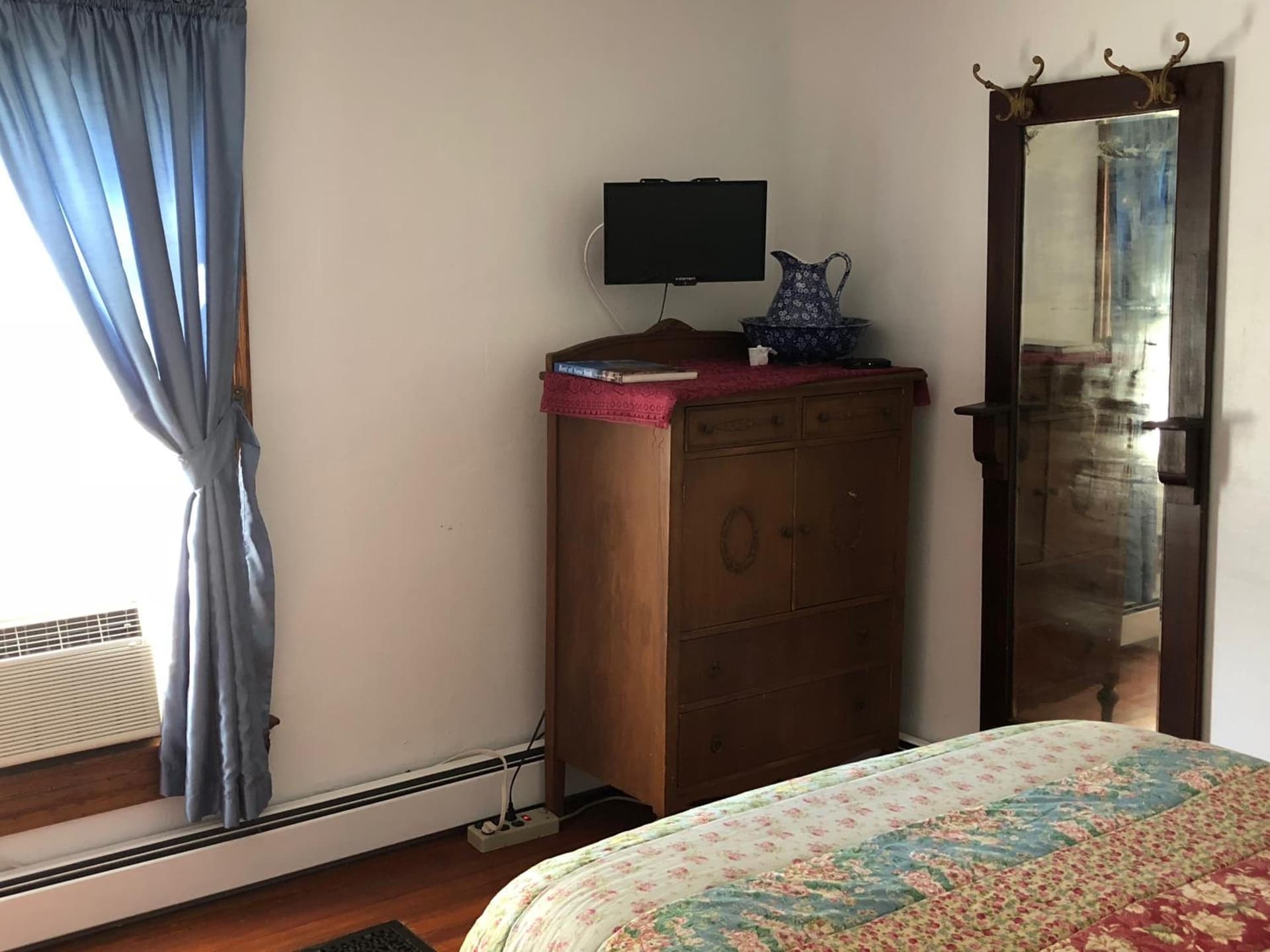 Antique Rose Inn Windham gallery photo in Windham — image 13