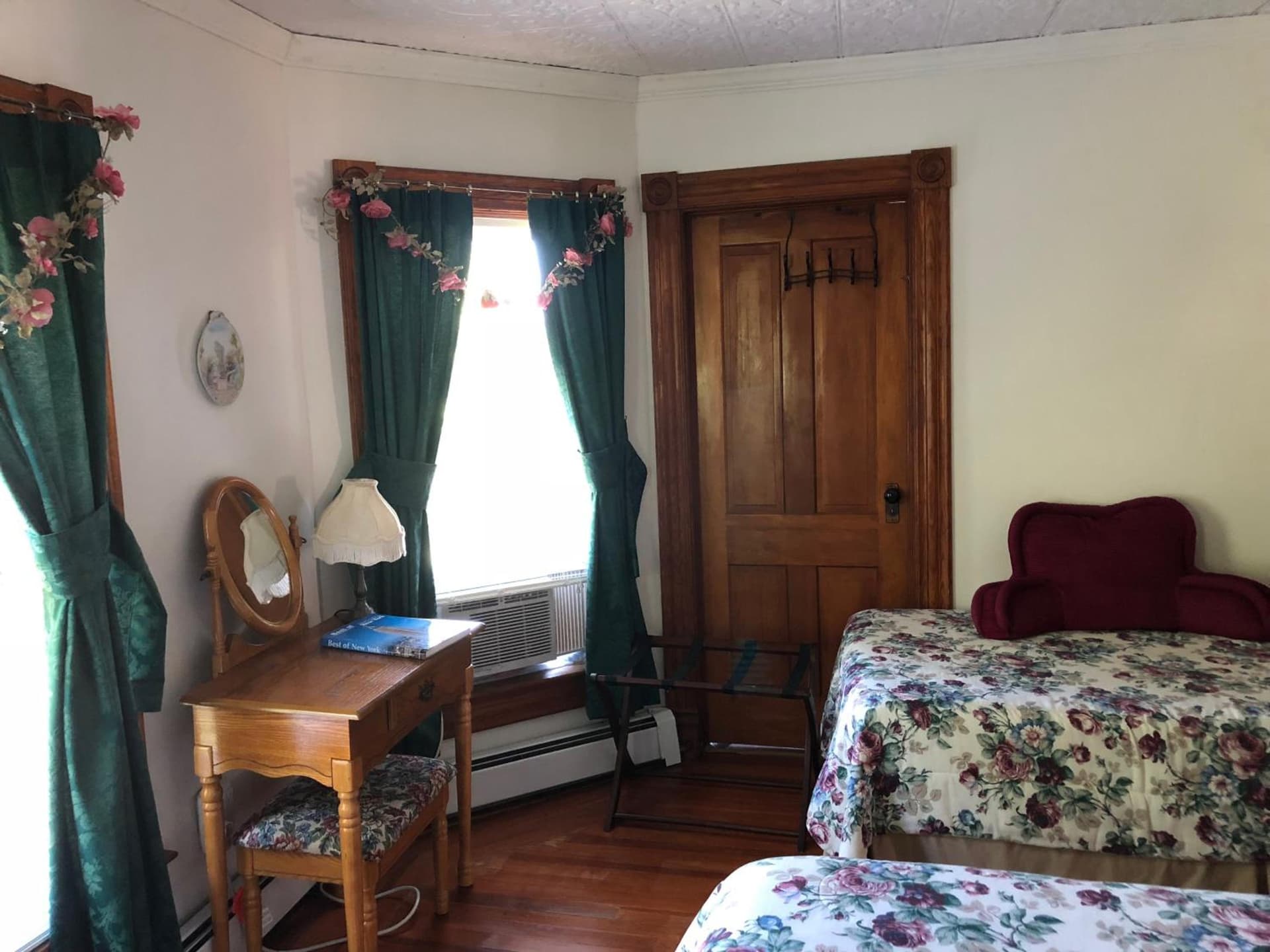 Antique Rose Inn Windham gallery photo in Windham — image 50