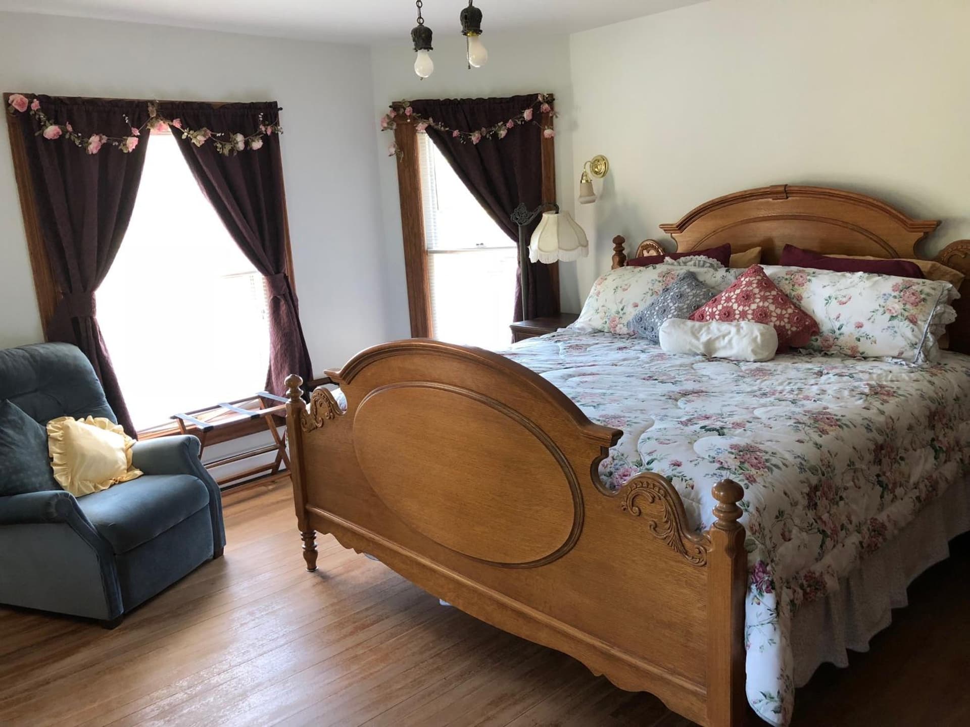 Antique Rose Inn Windham gallery photo in Windham — image 6