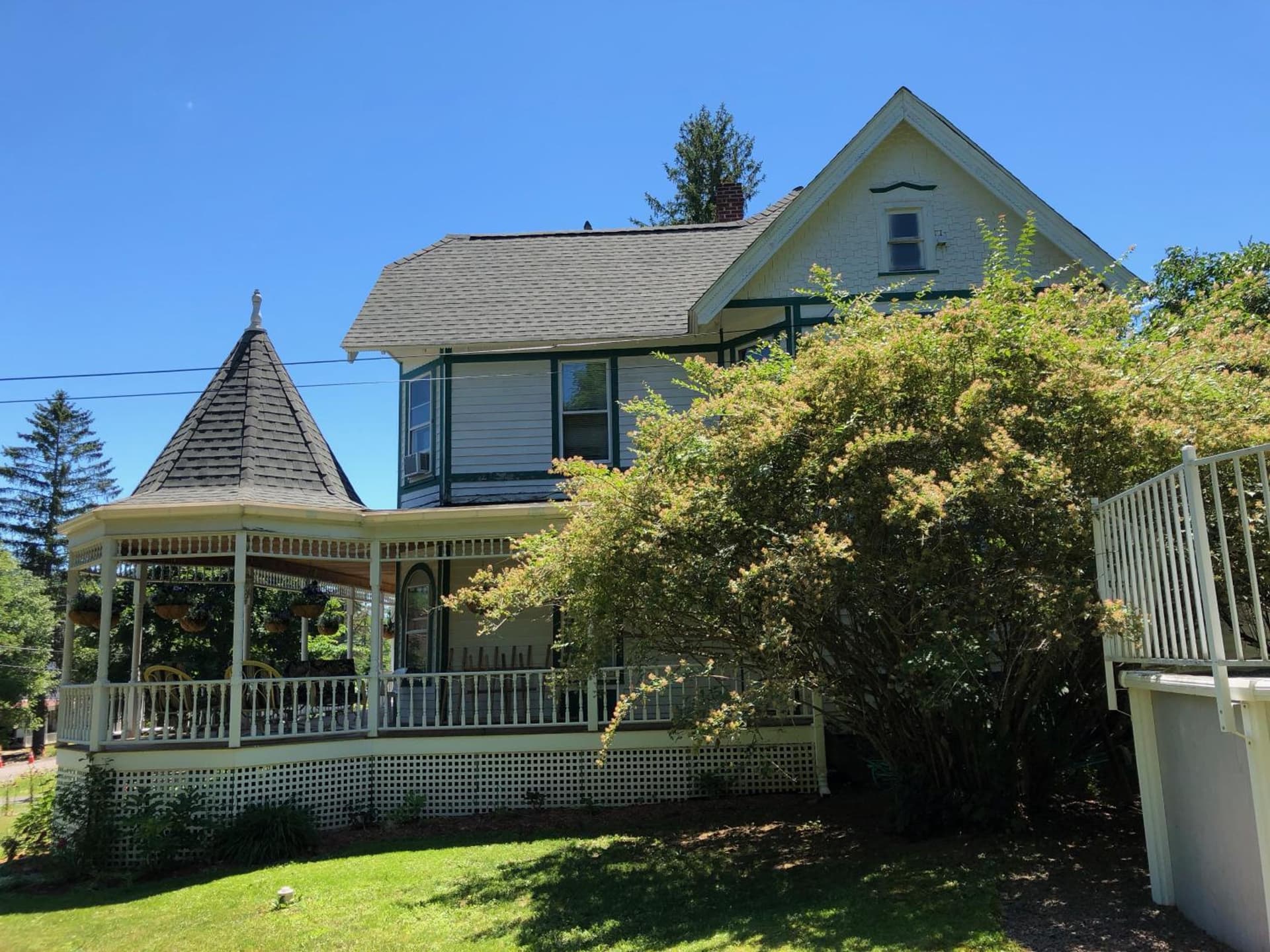 Antique Rose Inn Windham gallery photo in Windham — image 9
