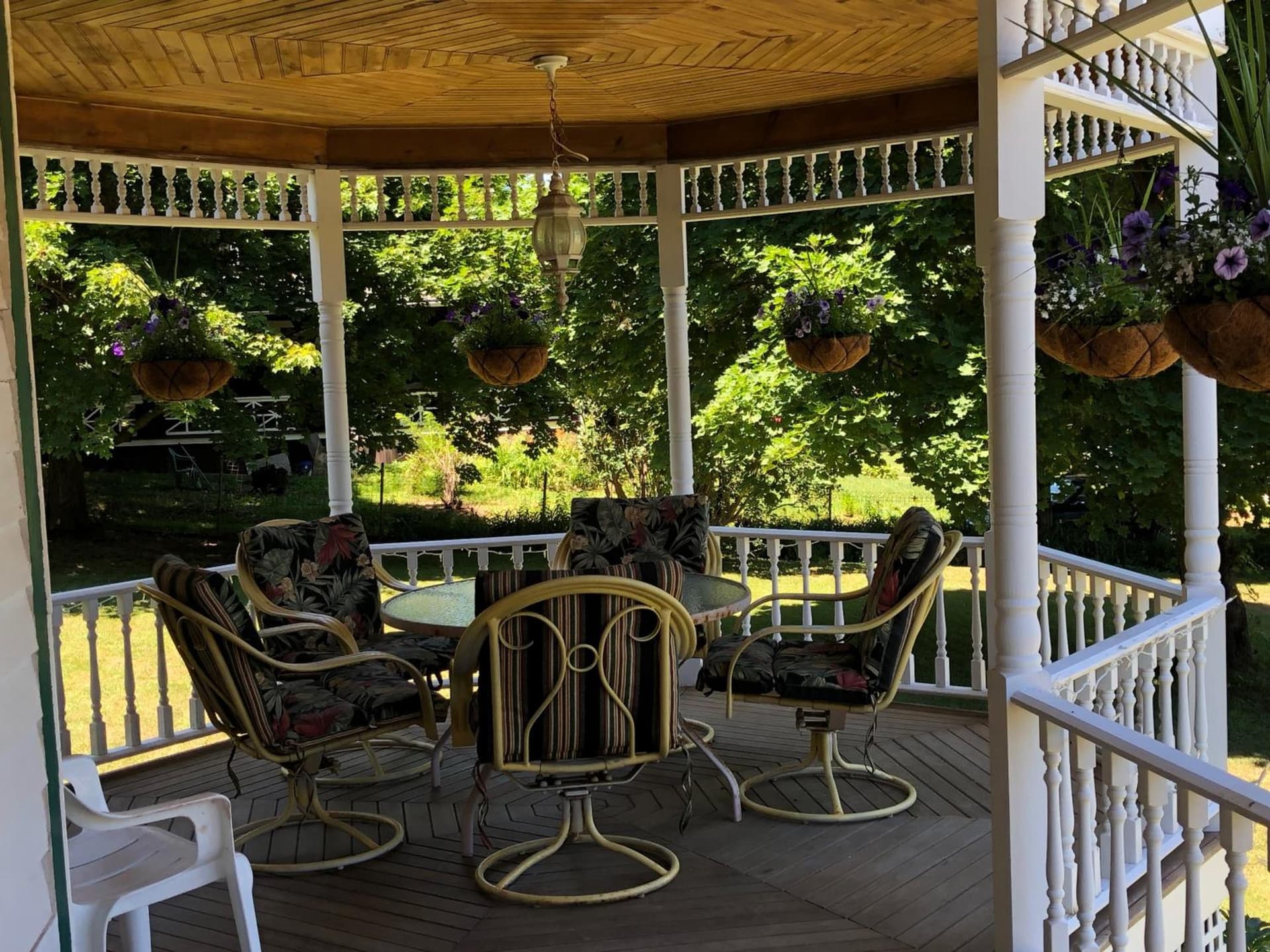 Antique Rose Inn Windham gallery photo in Windham — image 40