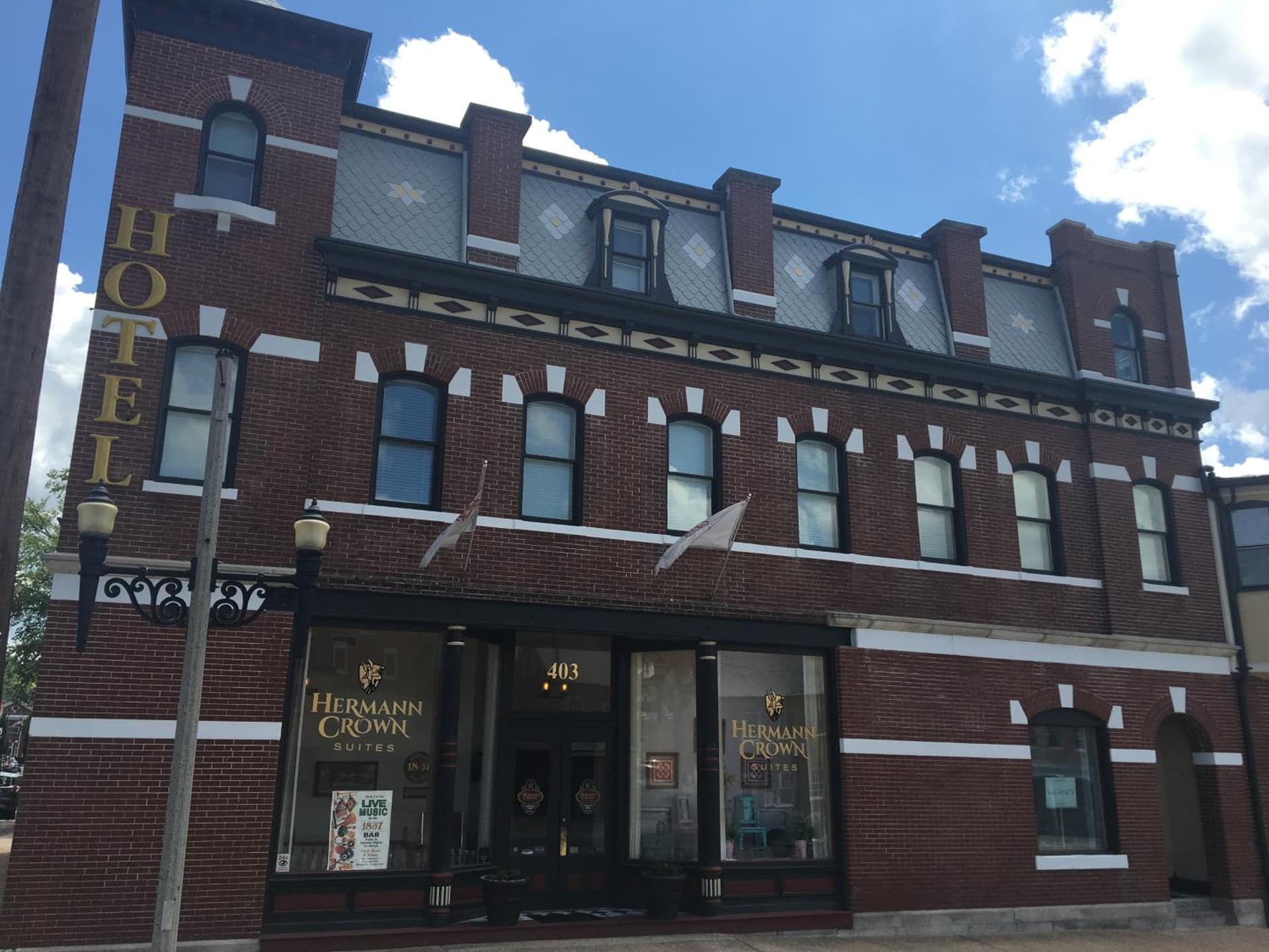 Hermann Crown Suites featured exterior or lobby in Hermann, MO — similar hotel