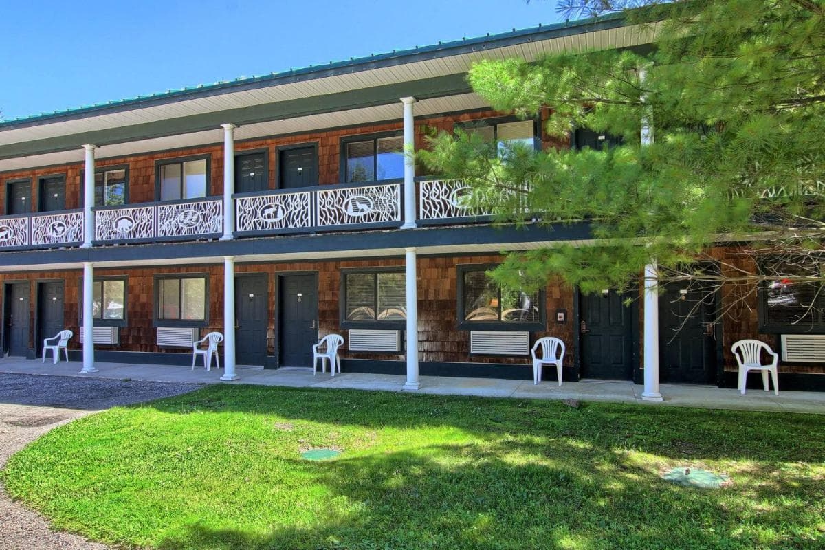 The Legend Cottage Inn property views in Bellaire, MI — gallery photo 3