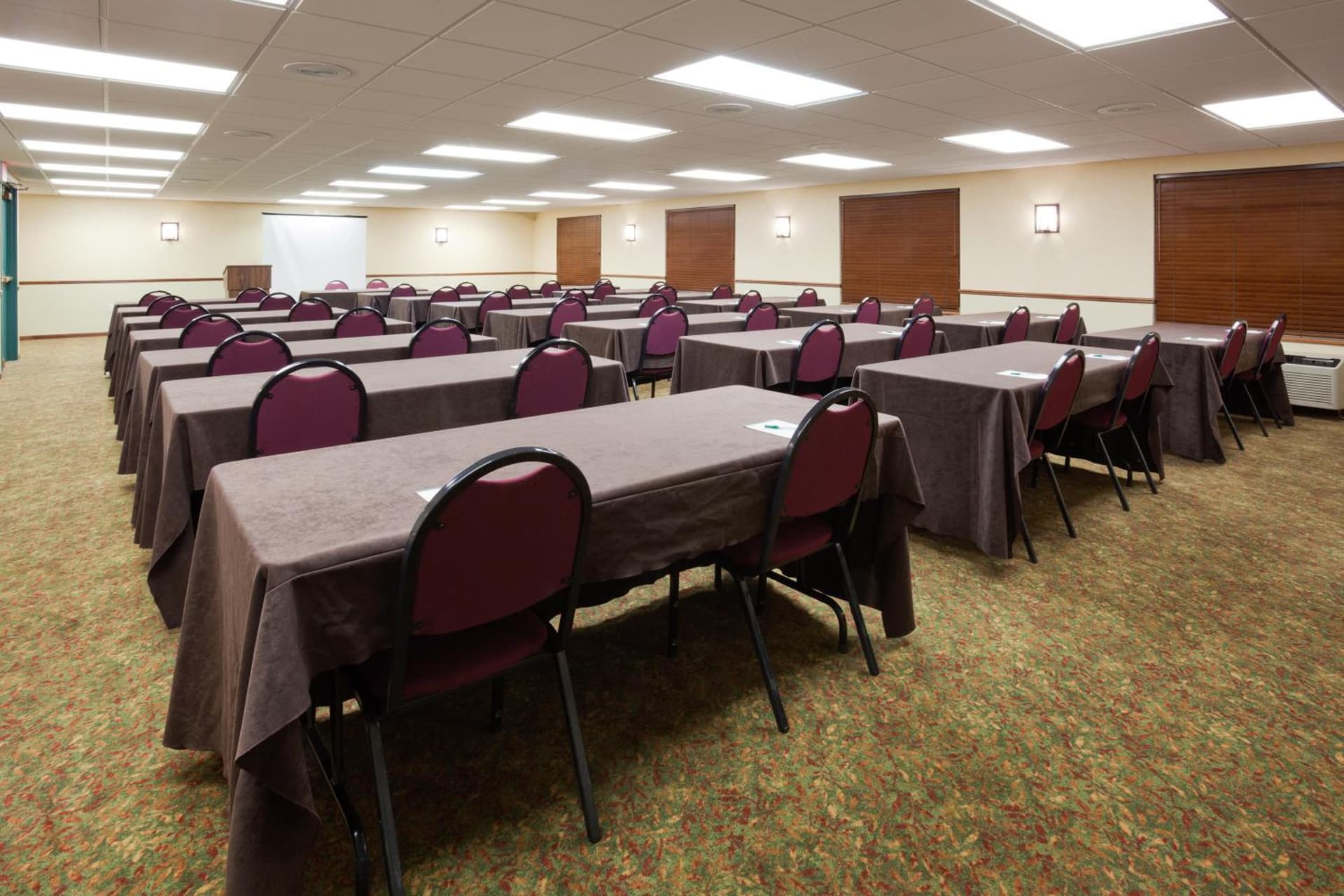 Country Inn & Suites by Radisson Bismarck Waterpark gallery photo in Bismarck, ND — image 11