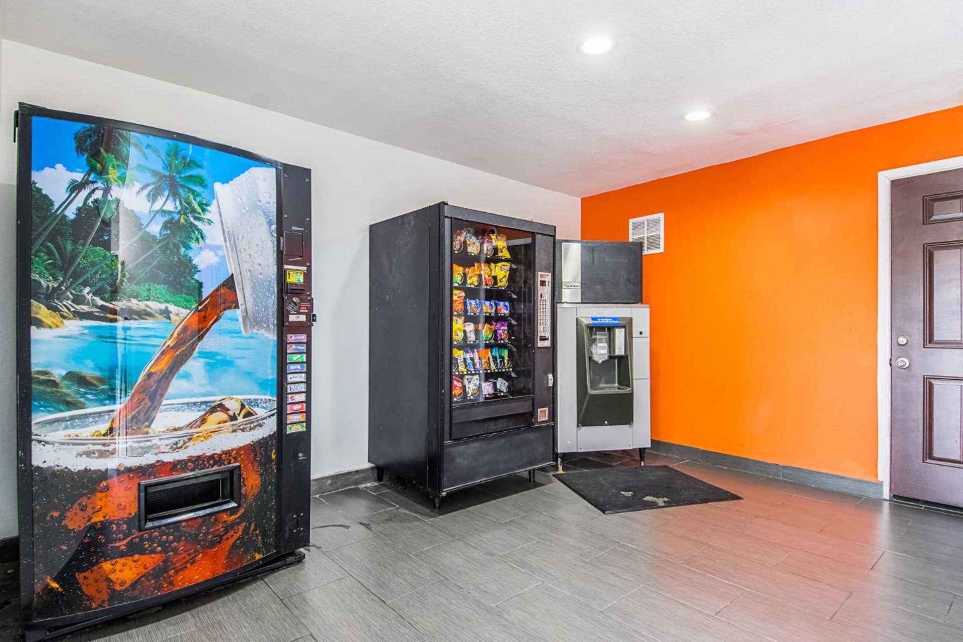 Motel 6-Bakersfield, CA - Airport gallery photo in Bakersfield, CA — image 51