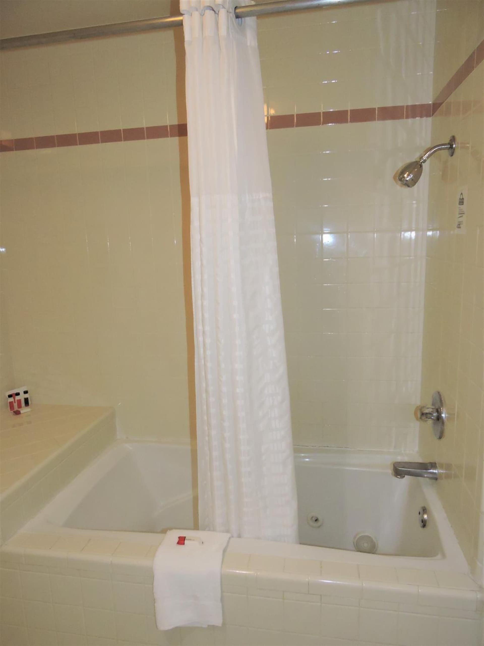 Mission Inn and Suites gallery photo in Hayward, CA — image 8
