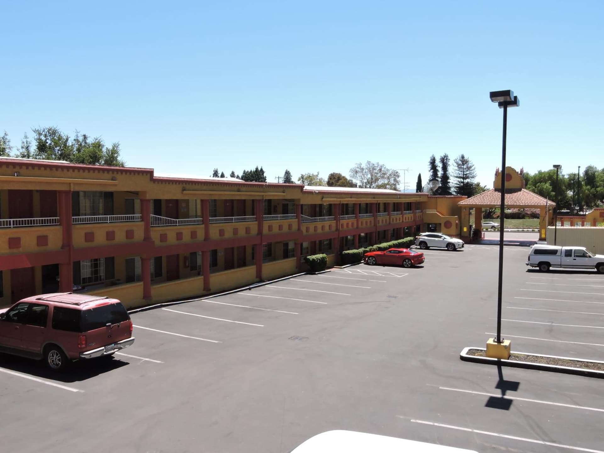 Mission Inn and Suites gallery photo in Hayward, CA — image 7