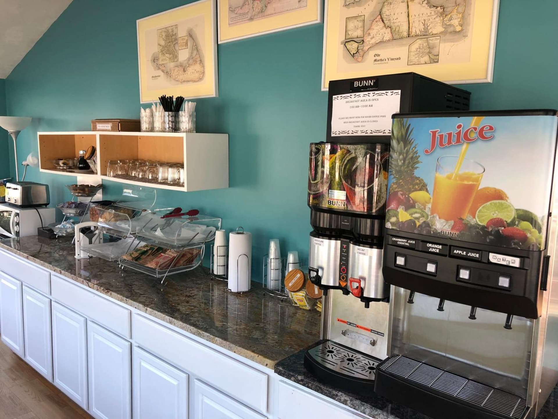 SeaCoast Inn interior in Hyannis — gallery photo 2