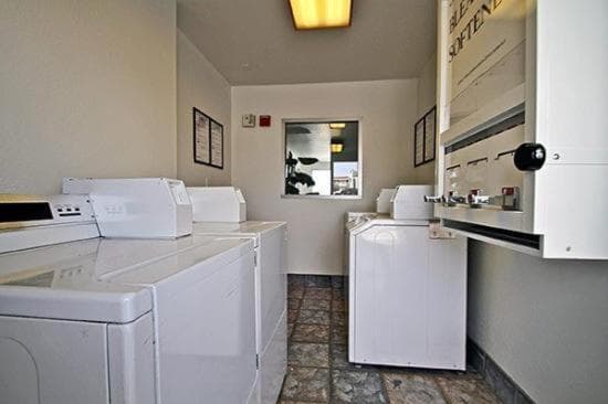 Hilltop Inn & Suites gallery photo in Victorville, CA — image 27