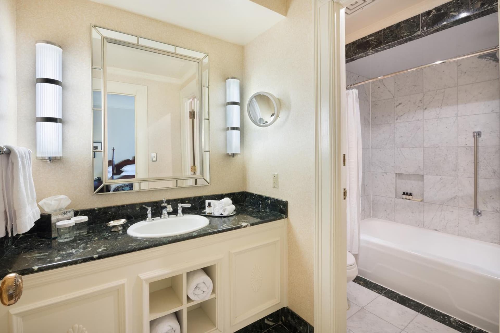 The Pfister Hotel gallery photo in Milwaukee, WI — image 17