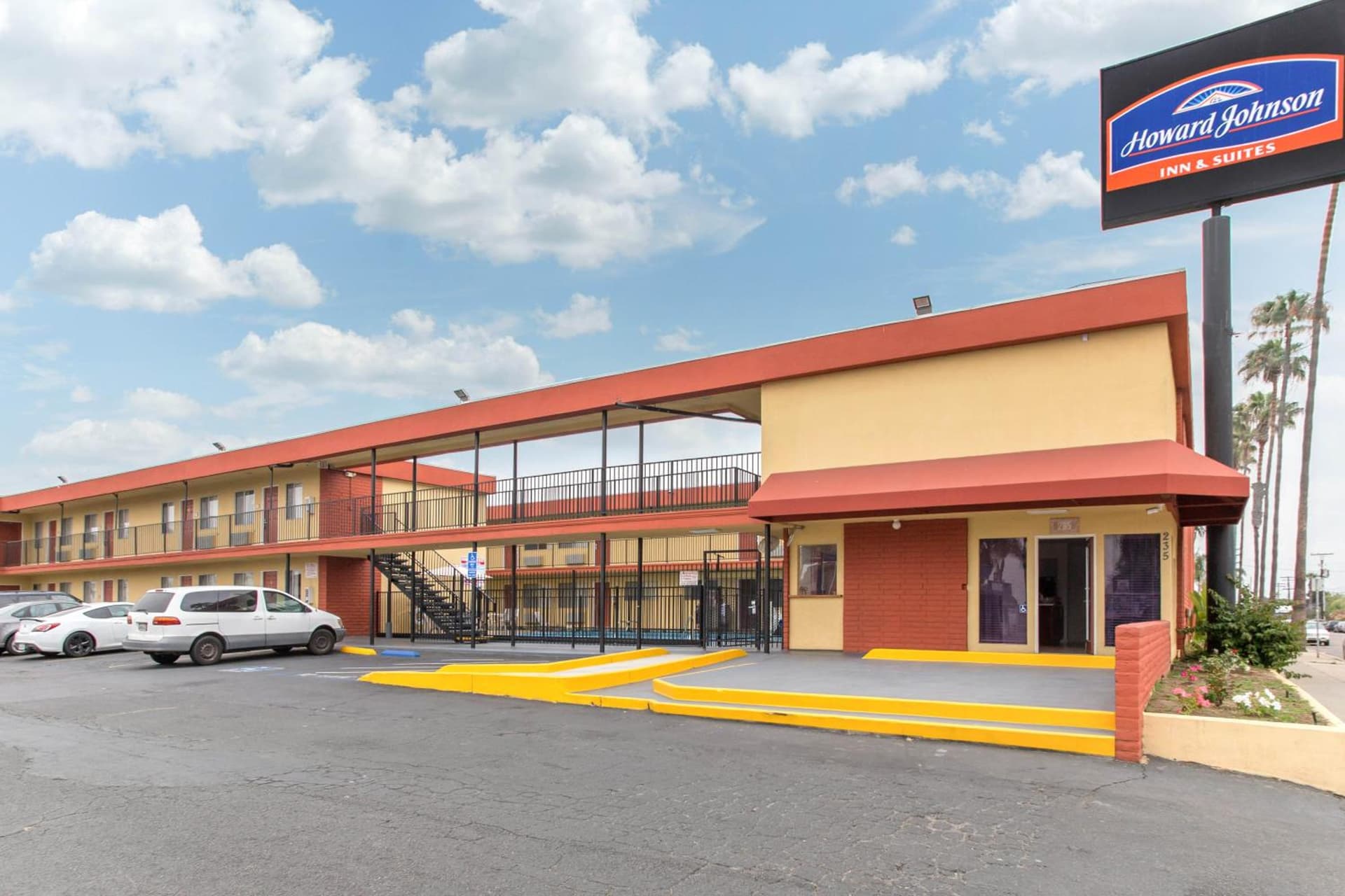 Howard Johnson Suites by Wyndham San Diego Chula Vista BayFront — hotel in Chula Vista, California