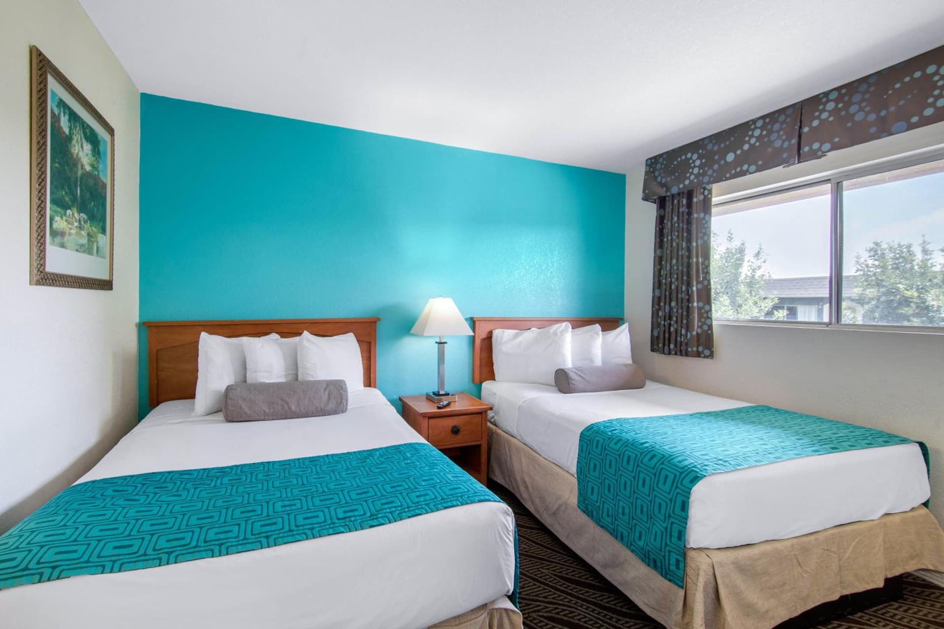 Howard Johnson Suites by Wyndham San Diego Chula Vista BayFront gallery photo in Chula Vista, CA — image 34