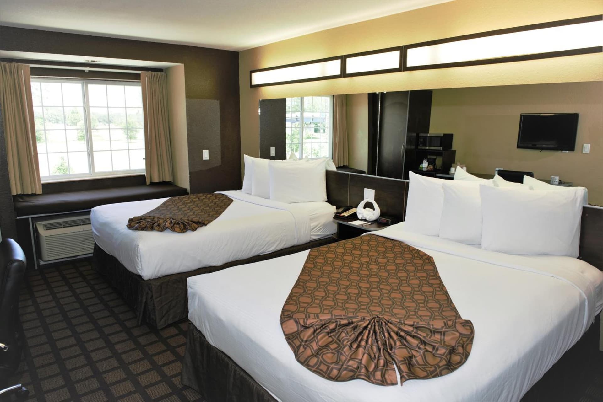 Microtel Inn & Suites by Wyndham Jacksonville Airport gallery photo in Jacksonville, FL — image 4