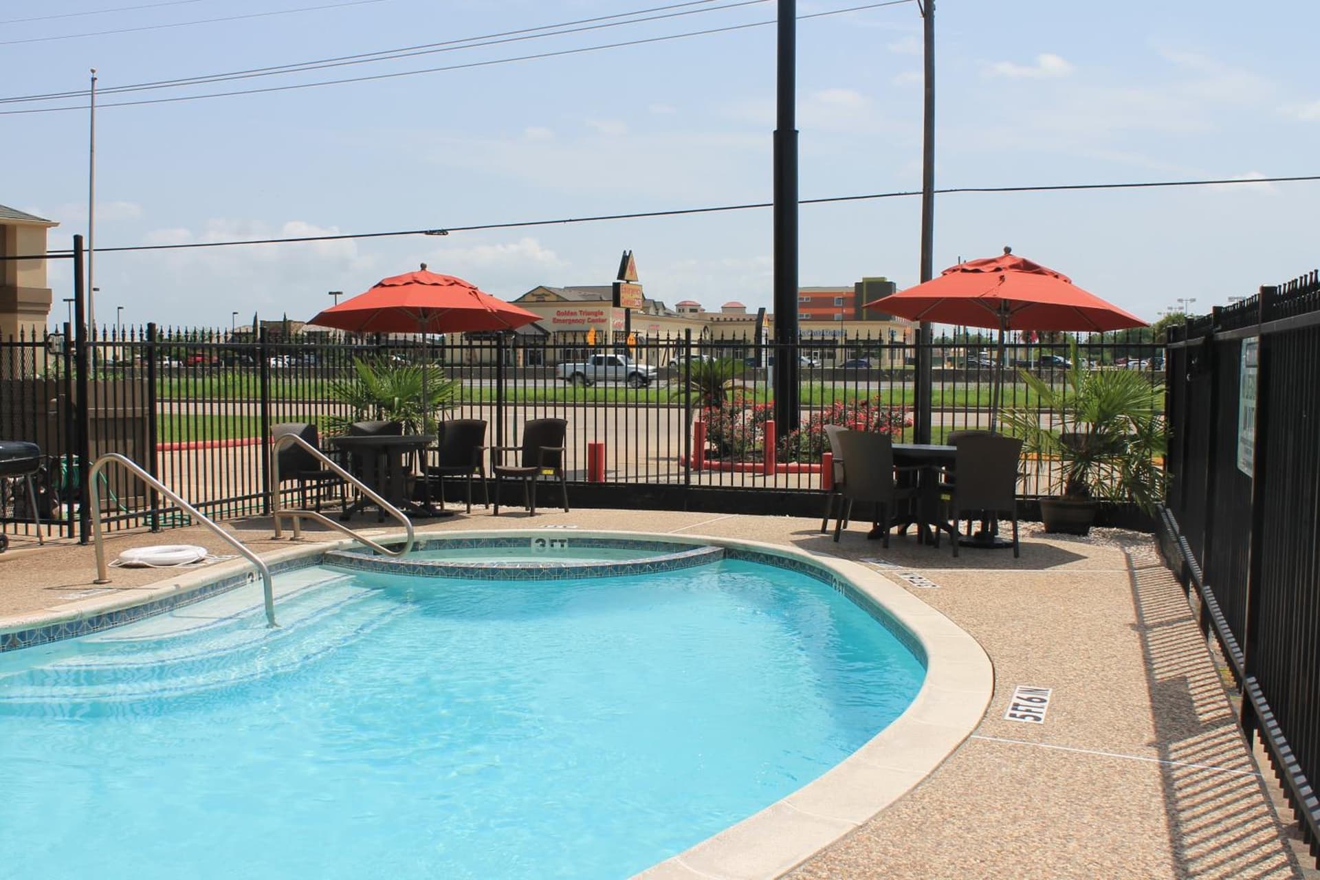 Quality Inn & Suites Port Arthur - Nederland gallery photo in Port Arthur, TX — image 4