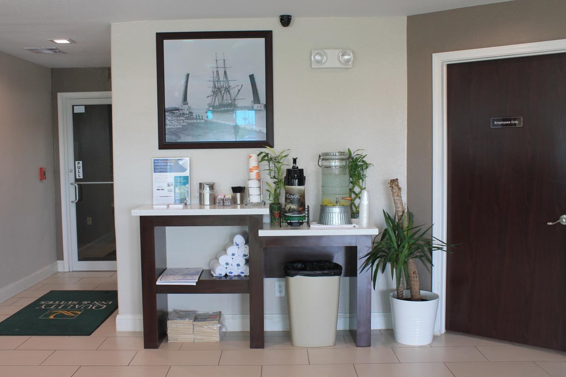 Quality Inn & Suites Port Arthur - Nederland gallery photo in Port Arthur, TX — image 32