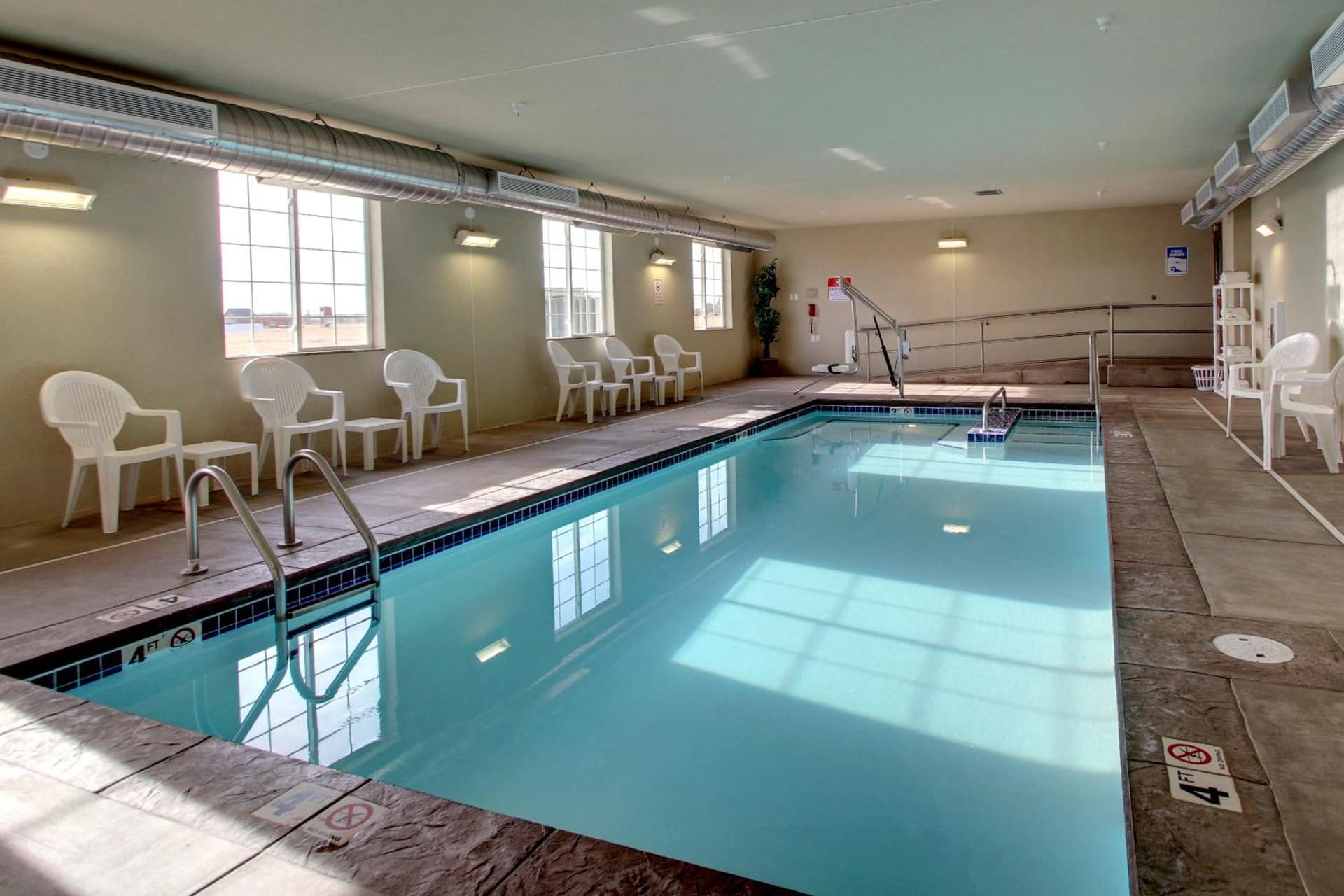 Cobblestone Hotel - Wayne interior in Wayne, NE — gallery photo 2