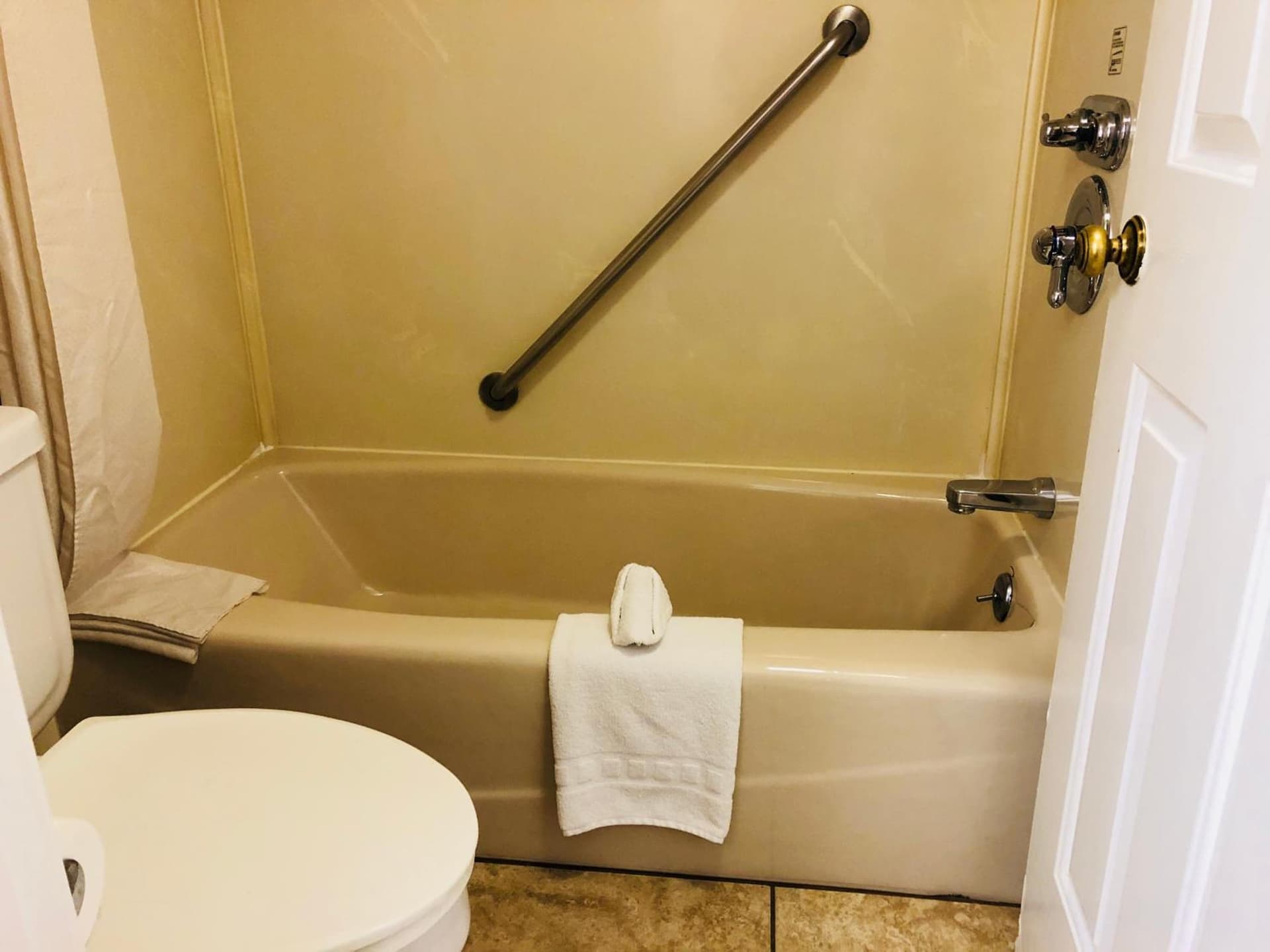 Dynasty Suites Hotel interior in Riverside, CA — gallery photo 2