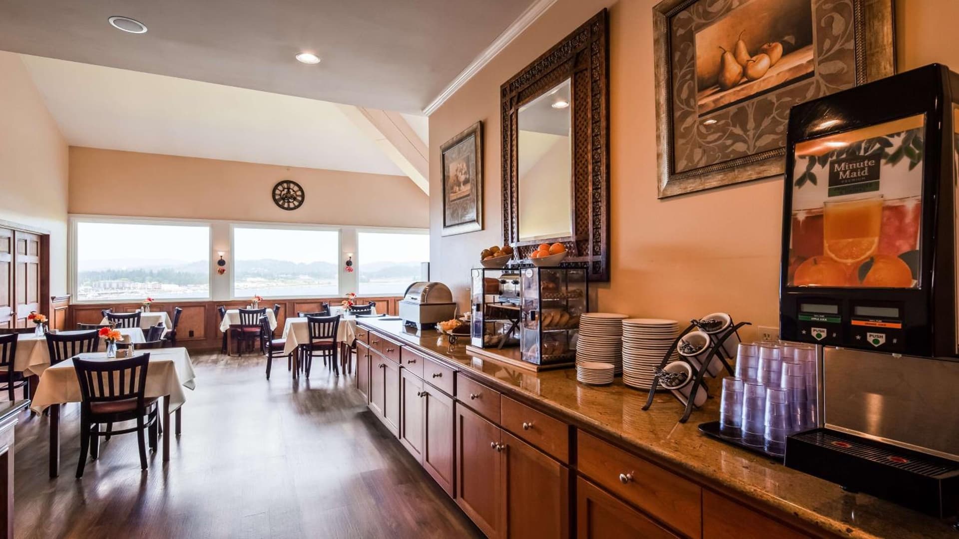 Best Western Pier Point Inn property views in Florence, OR — gallery photo 3