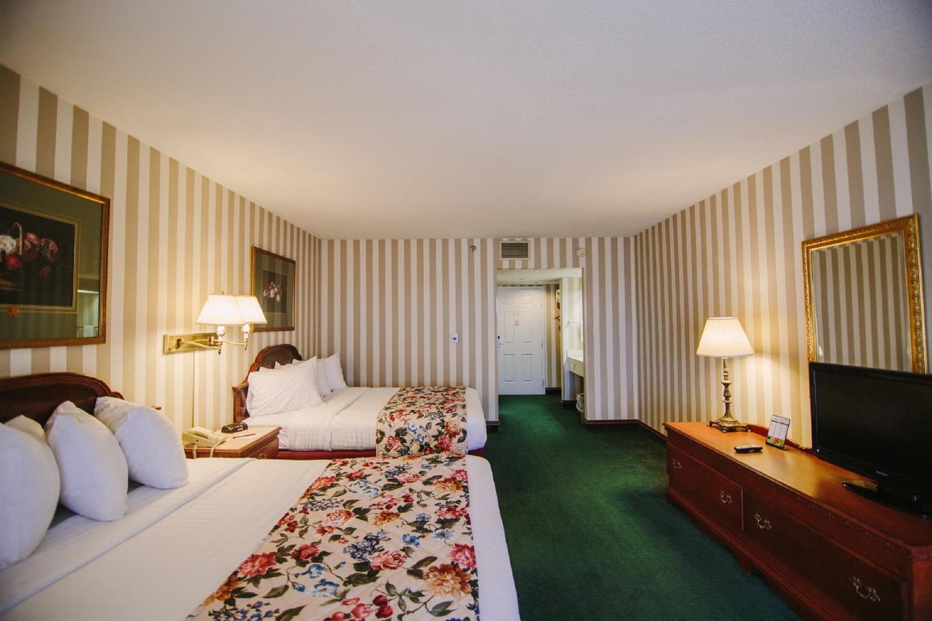 Bayshore Resort interior in Traverse City, MI — gallery photo 2