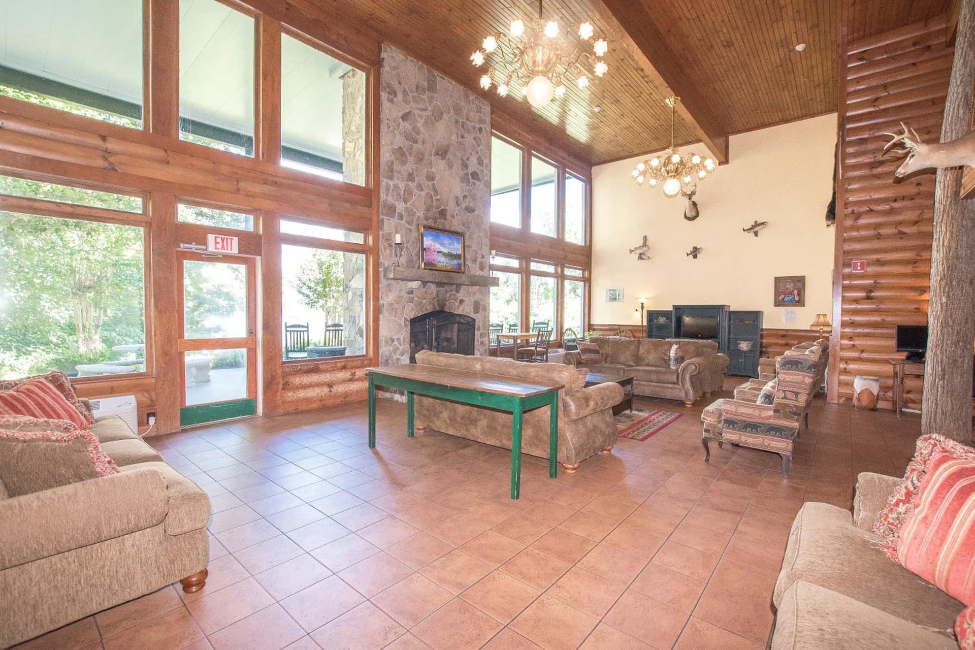 Lake Chatuge Lodge property views in Hiawassee, GA — gallery photo 3