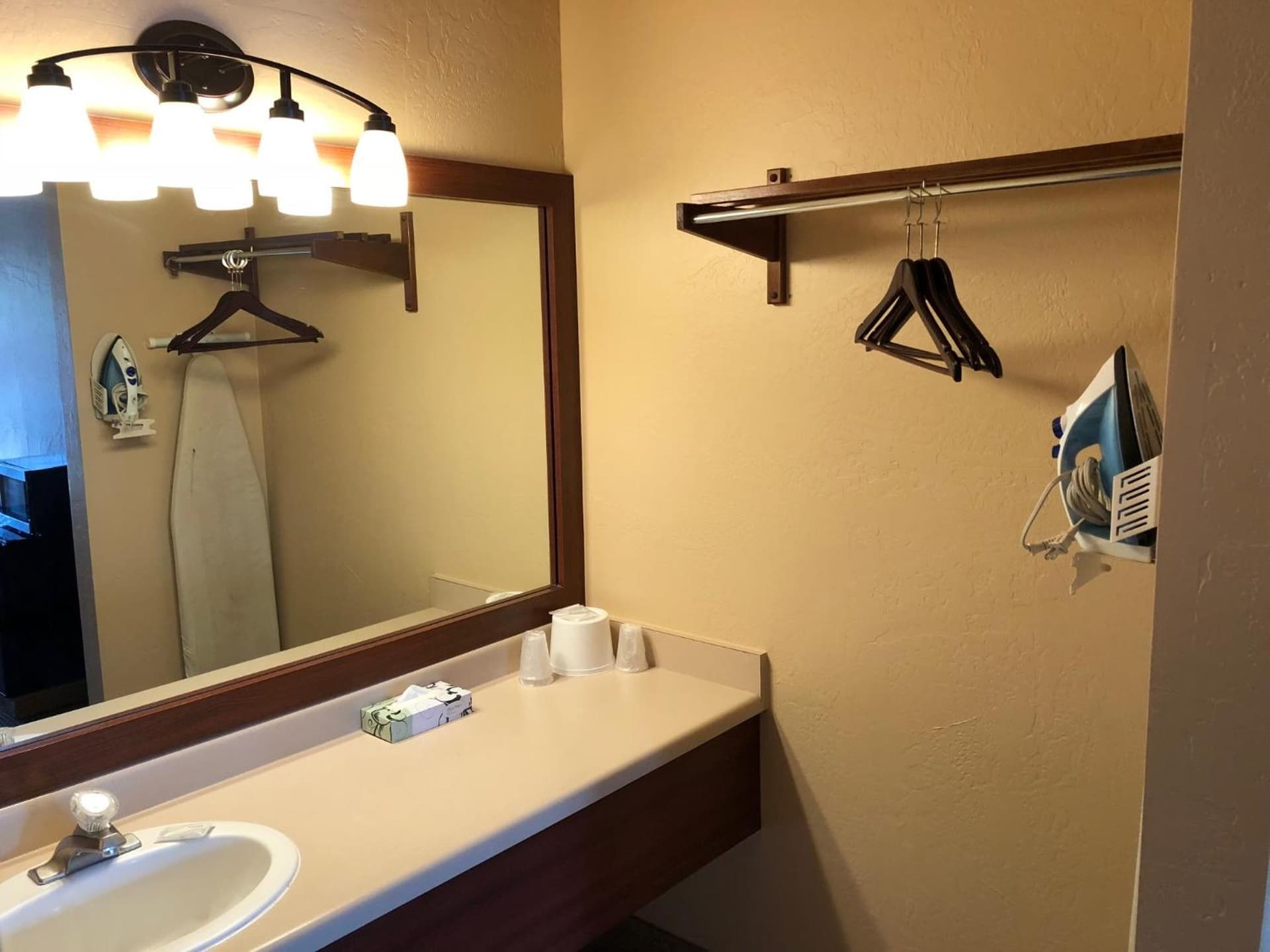 Claridge Inn - St. George interior in St. George, UT — gallery photo 2