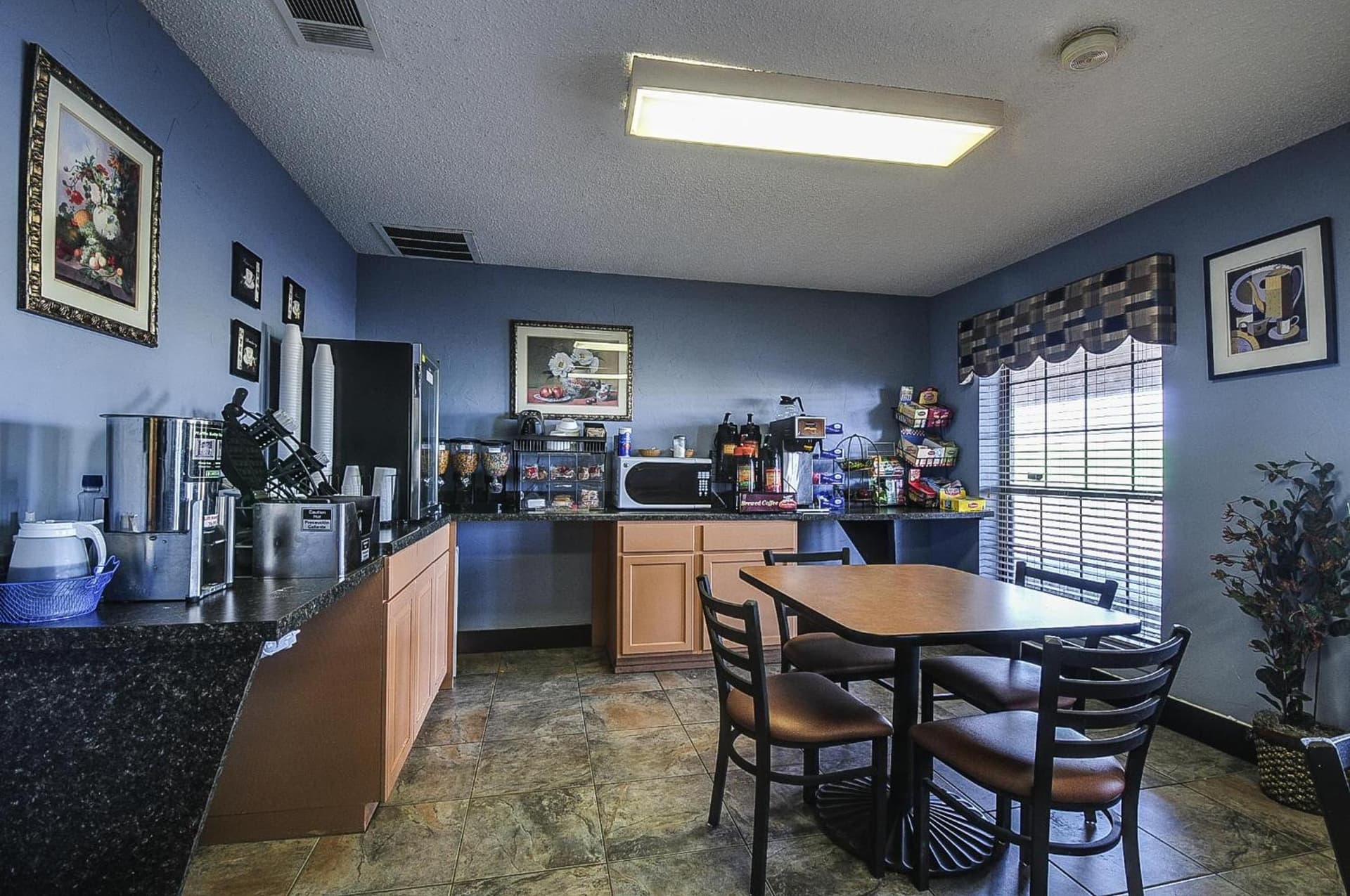 Americas Best Value Inn Midlothian gallery photo in Midlothian, TX — image 8