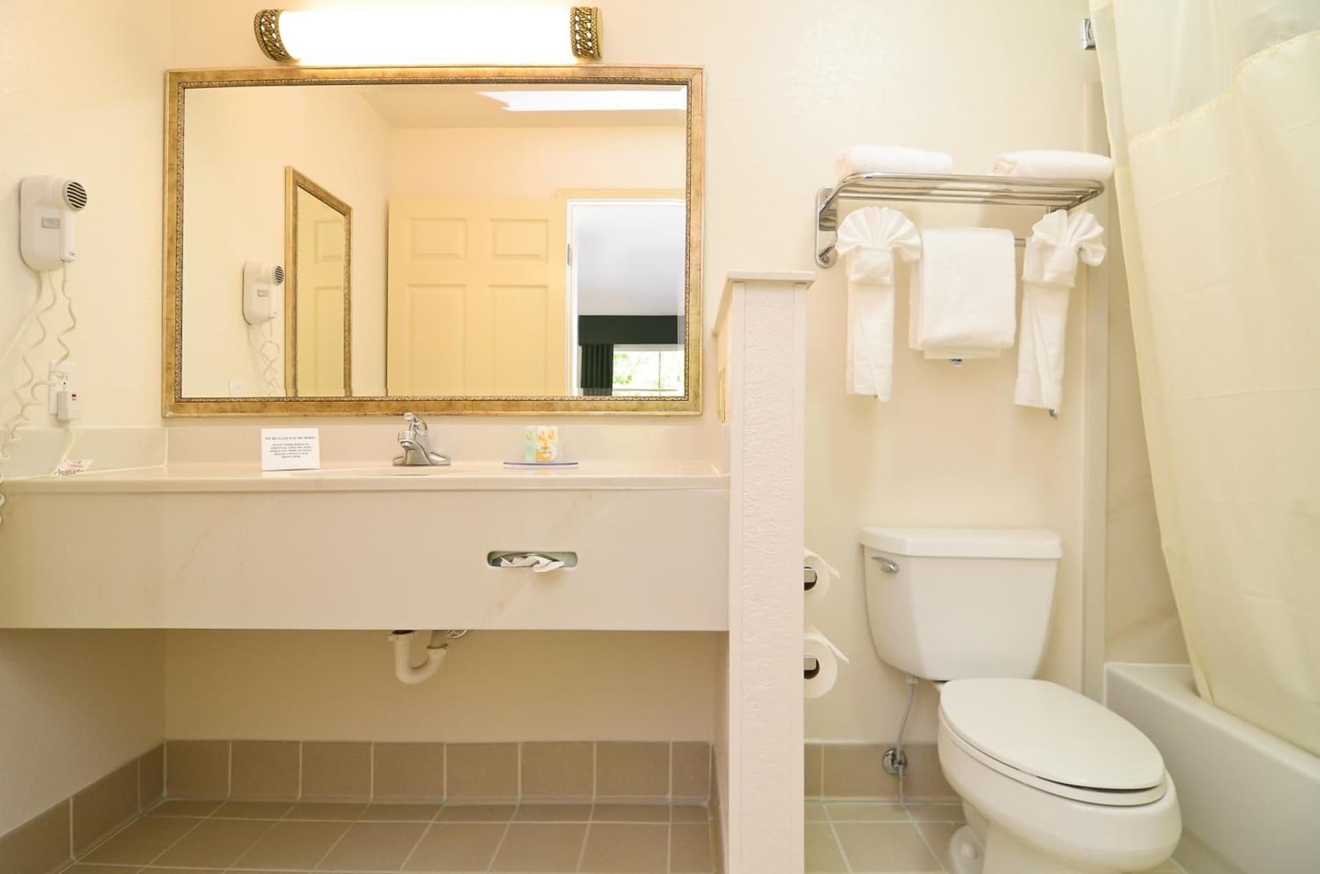 Quality Inn & Suites Biltmore East gallery photo in Asheville, NC — image 17