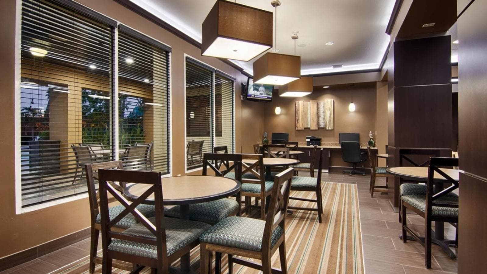 Best Western Plus Seawall Inn & Suites by the Beach interior in Galveston, TX — gallery photo 2