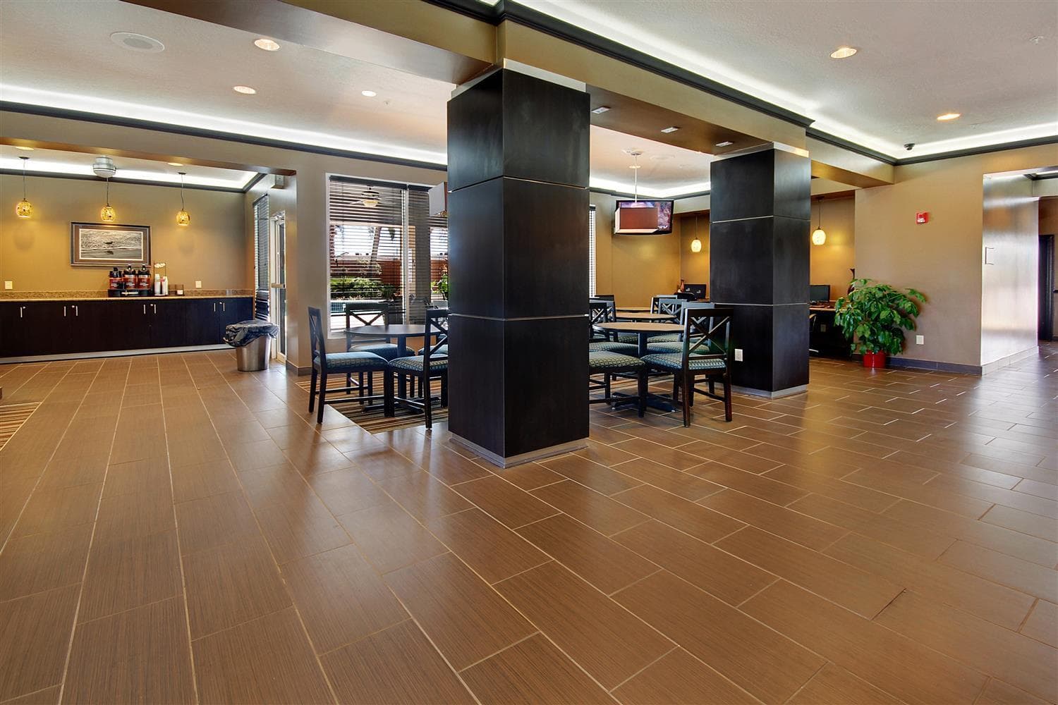 Best Western Plus Seawall Inn & Suites by the Beach gallery photo in Galveston, TX — image 12