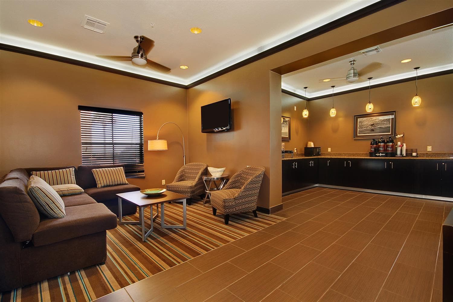 Best Western Plus Seawall Inn & Suites by the Beach gallery photo in Galveston, TX — image 6