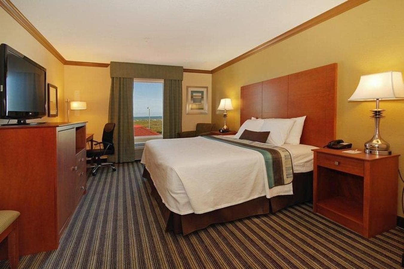 Best Western Plus Seawall Inn & Suites by the Beach gallery photo in Galveston, TX — image 18