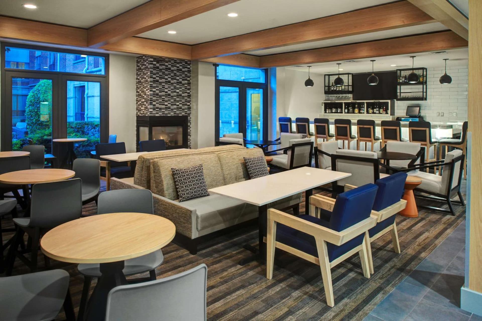 Hyatt House Dallas Lincoln Park interior in Dallas, TX — gallery photo 2