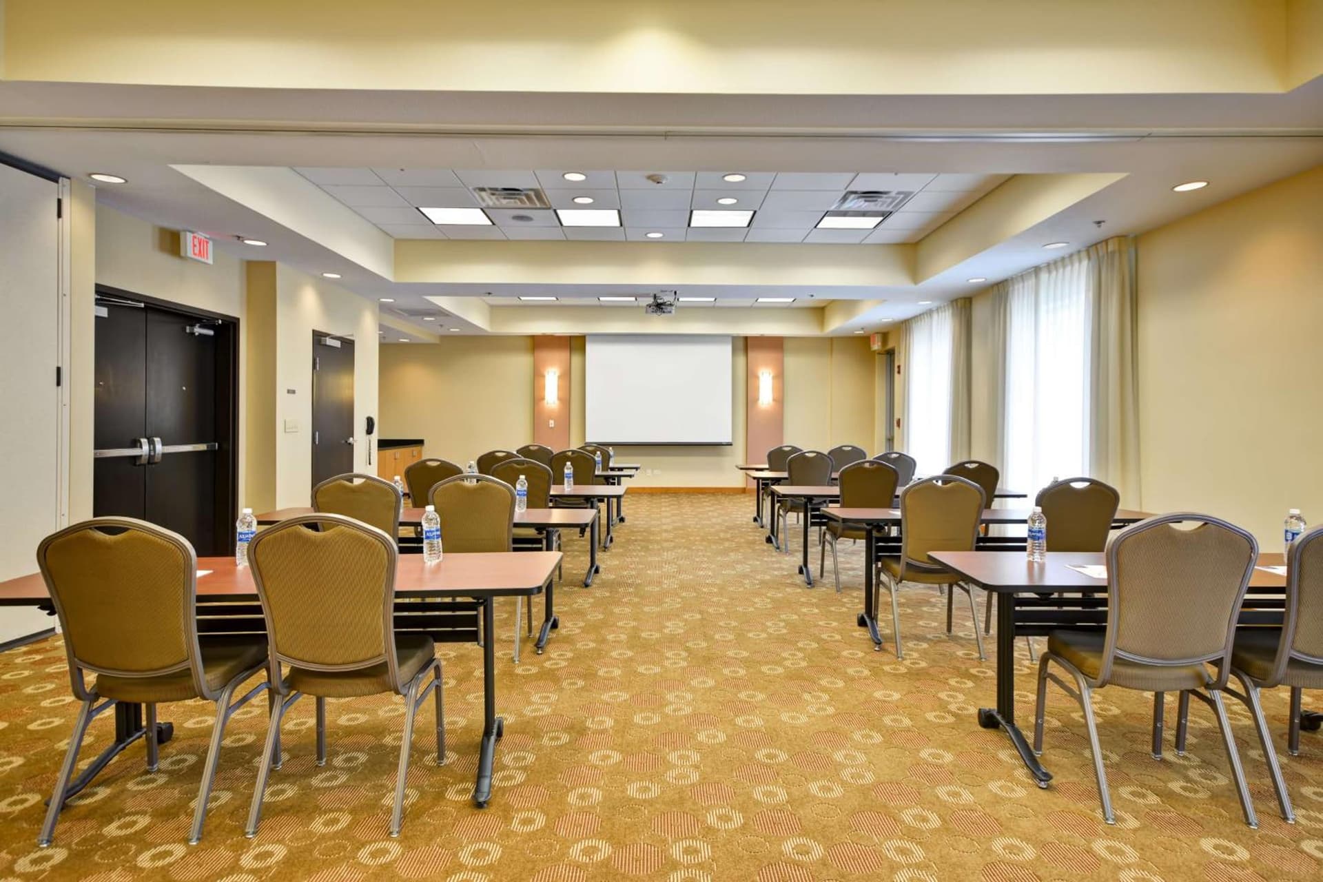 Hyatt Place Chicago/Naperville/Warrenville gallery photo in Warrenville, IL — image 68