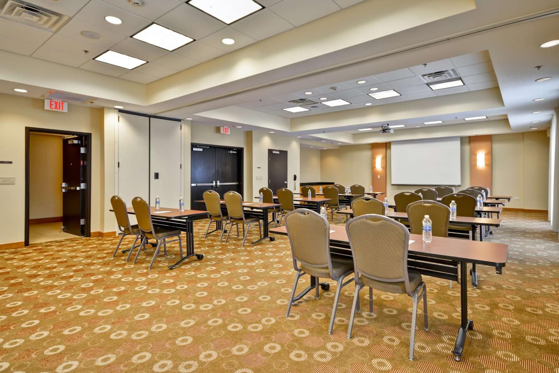 Hyatt Place Chicago/Naperville/Warrenville gallery photo in Warrenville, IL — image 17