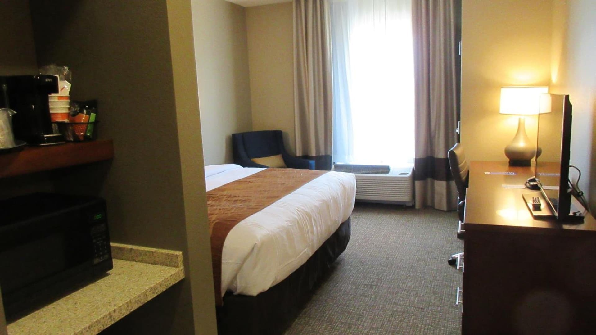 Comfort Inn & Suites Boise Airport interior in Boise, ID — gallery photo 2