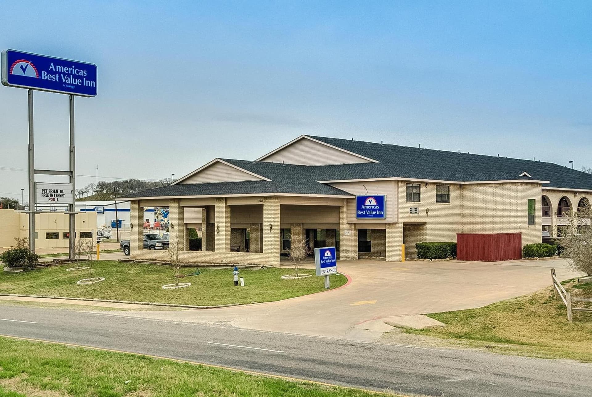 Americas Best Value Inn Midlothian gallery photo in Midlothian, TX — image 18