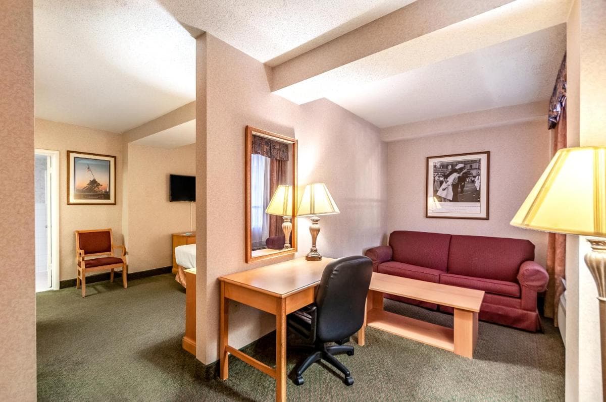 Red Lion Hotel Rosslyn Iwo Jima gallery photo in Arlington, VA — image 21
