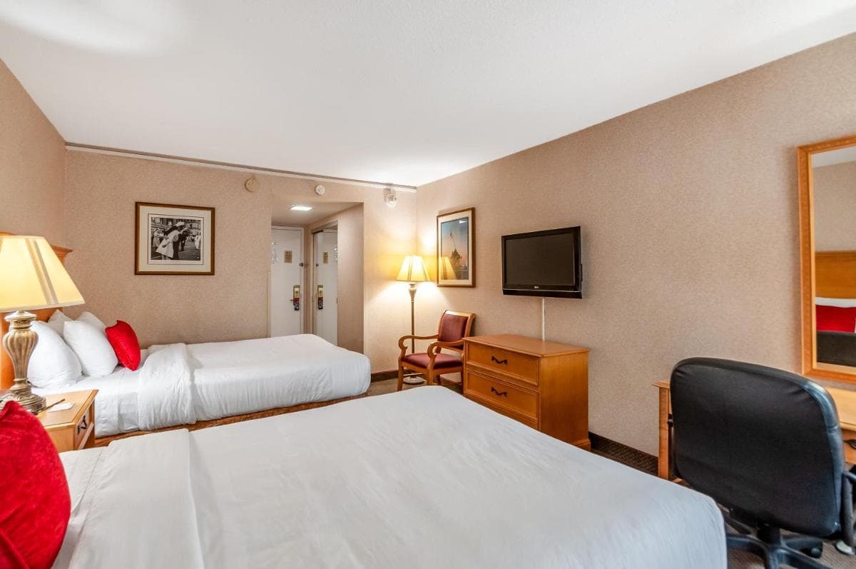 Red Lion Hotel Rosslyn Iwo Jima gallery photo in Arlington, VA — image 9