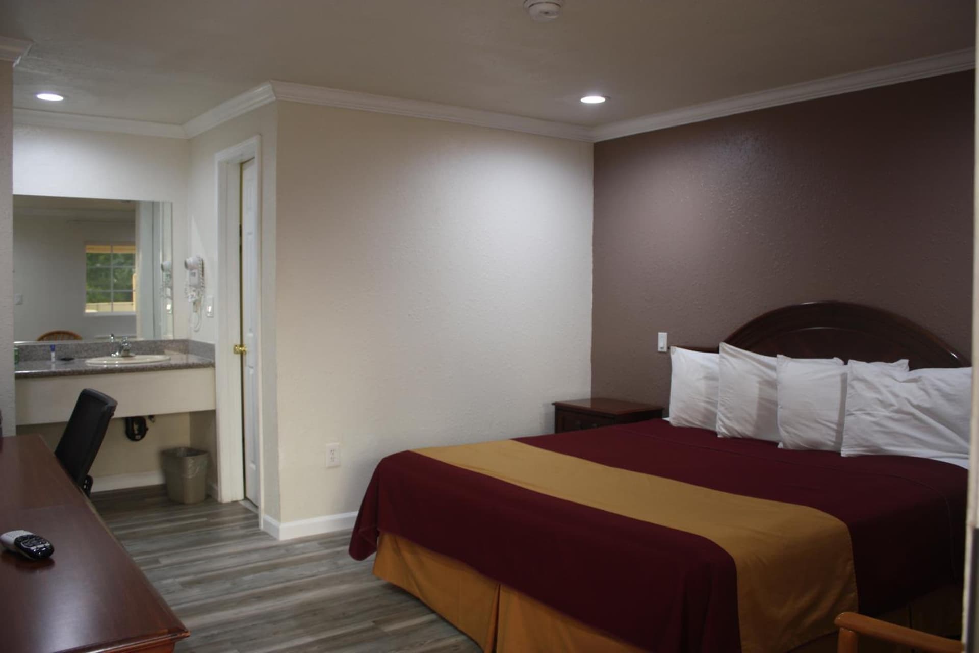 Value Inn & Suites gallery photo in Redding, CA — image 25