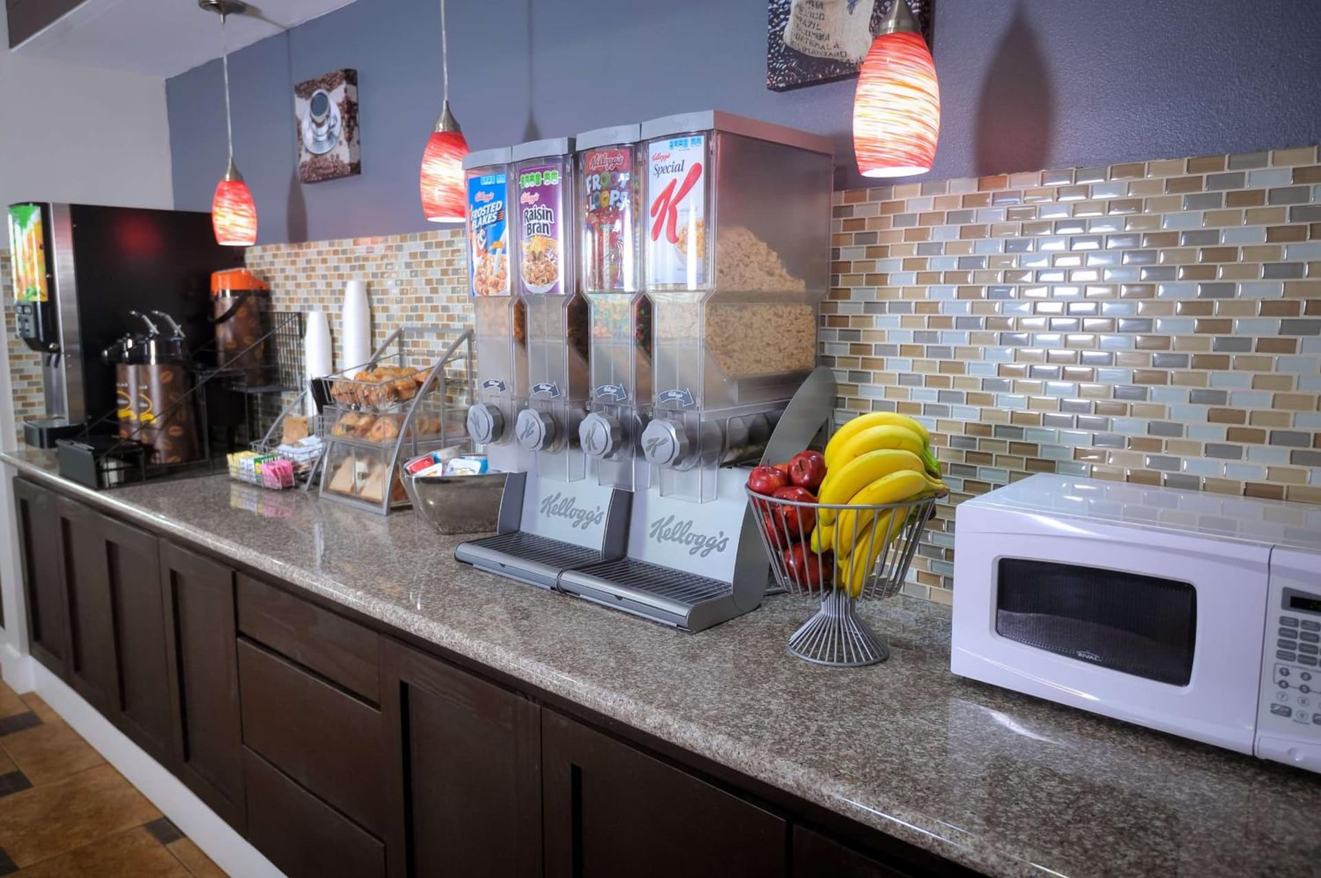 SureStay Hotel by Best Western Terrell property views in Terrell, TX — gallery photo 3