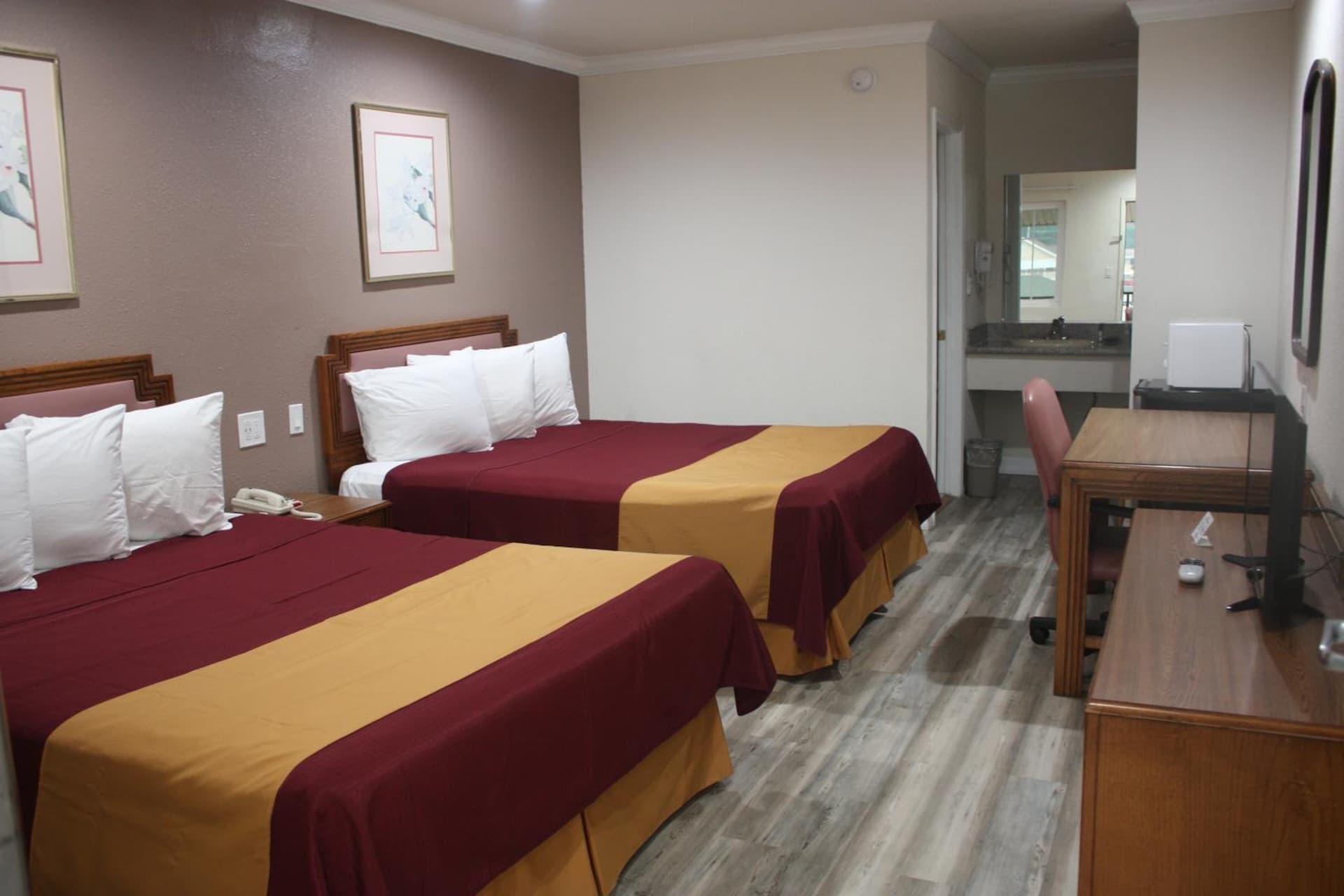 Value Inn & Suites gallery photo in Redding, CA — image 5